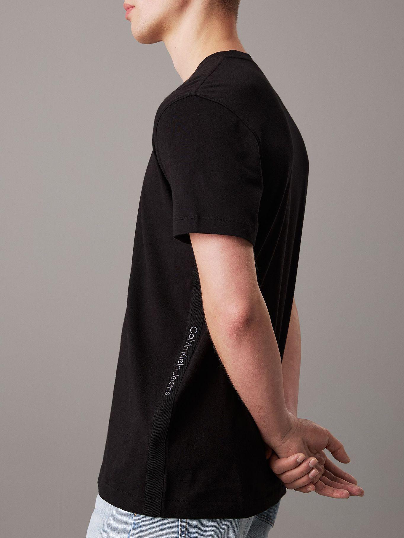 Polera Logo Tape BEH Negro Calvin Klein-3