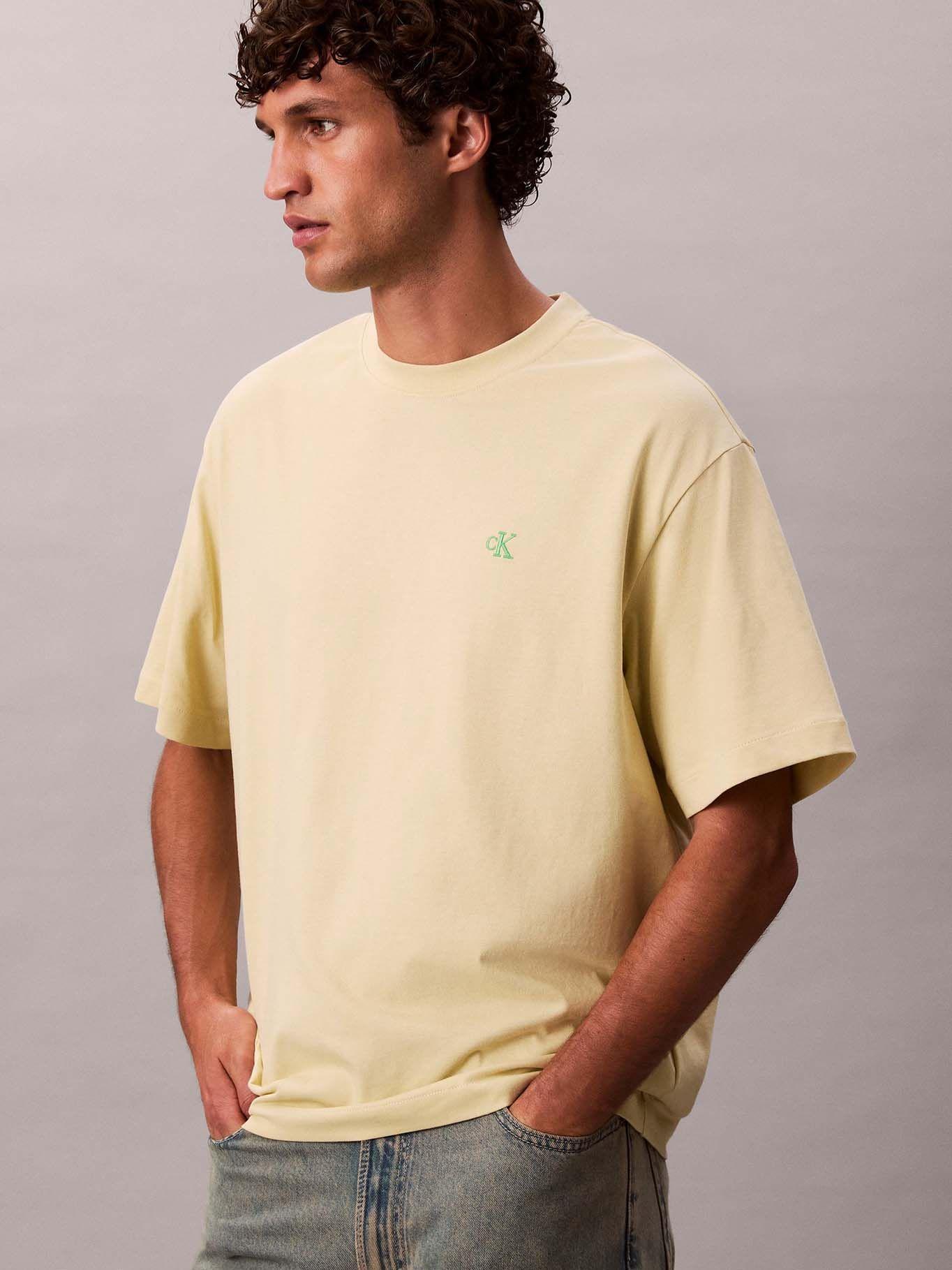 Polera Relaxed Monograma Archive Amarillo Calvin Klein-4