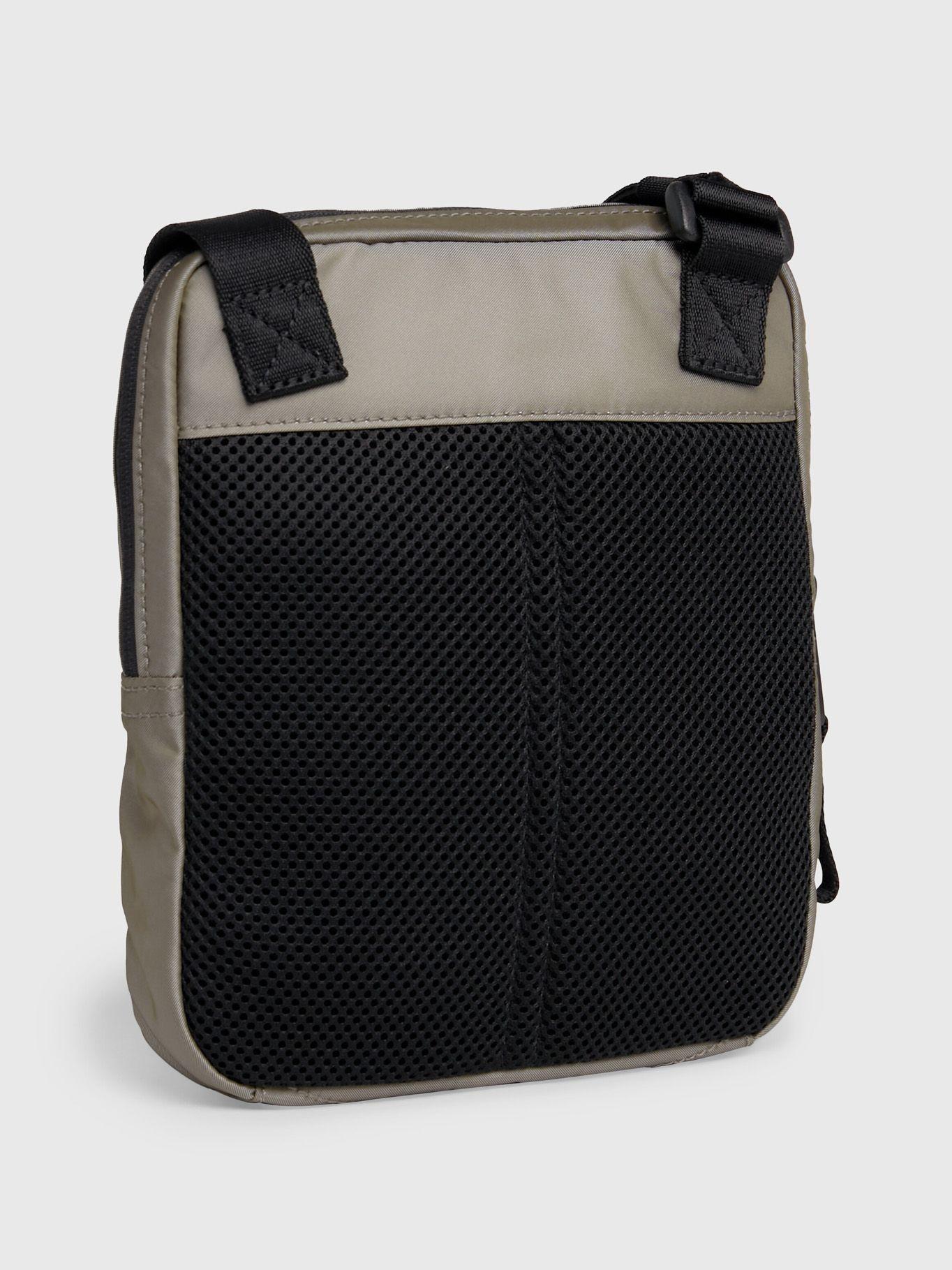 Bandolera Sport Essentials 18W Gris-1