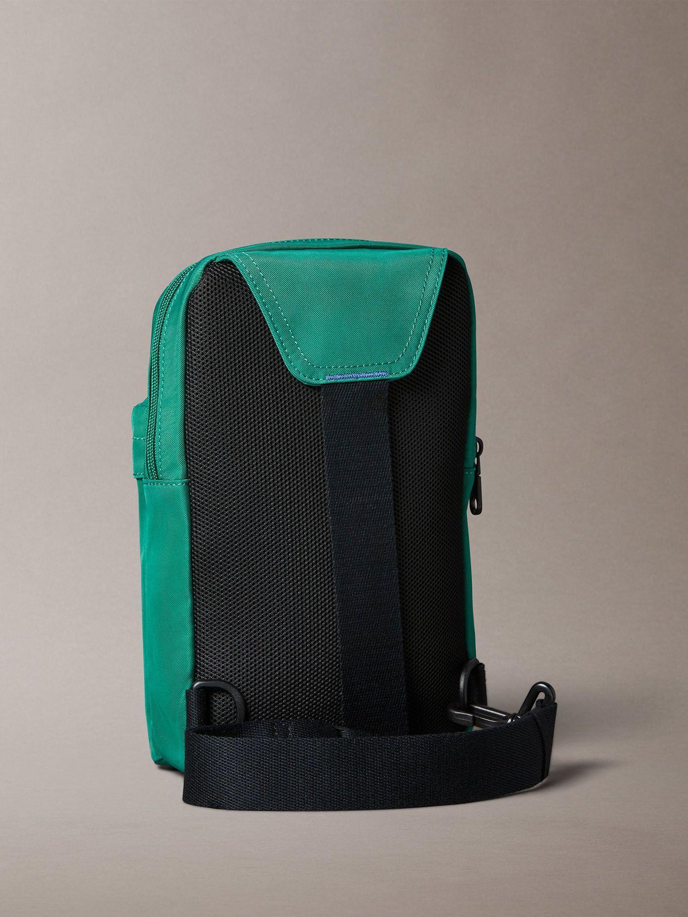Bolso Cruzado Bold Sling Verde Calvin Klein-1