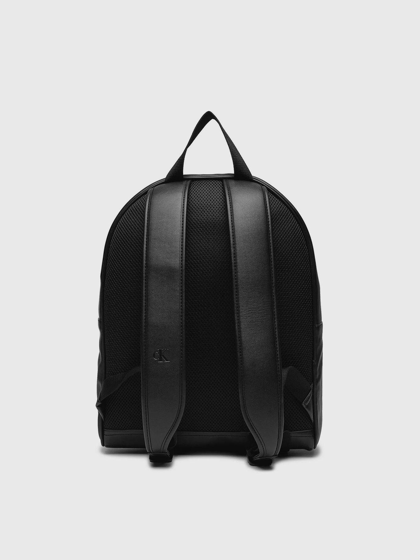 Mochila Monogram Soft Campus Negro Calvin Klein-1
