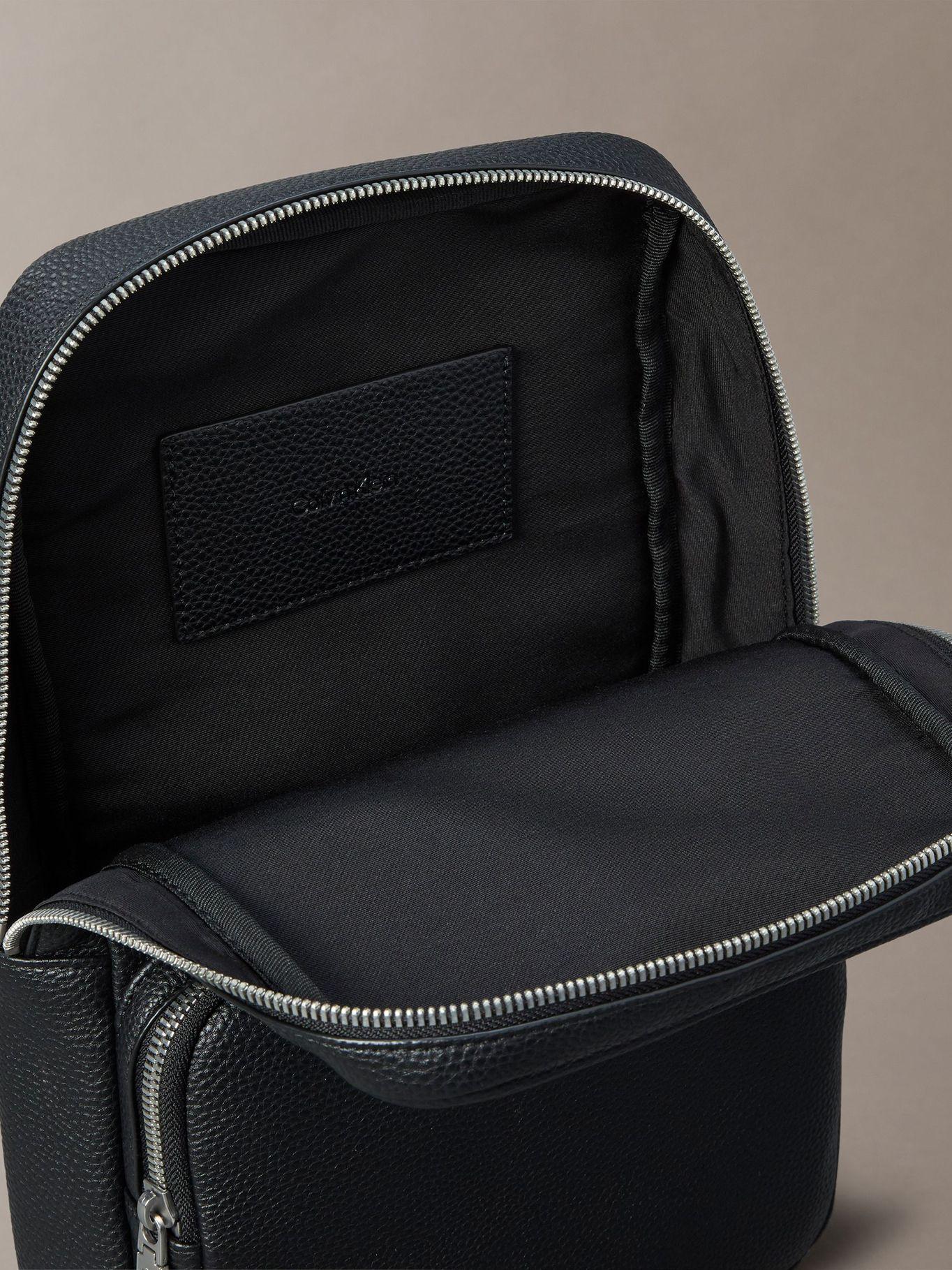 Bolso All Day Sling Negro Calvin Klein-2