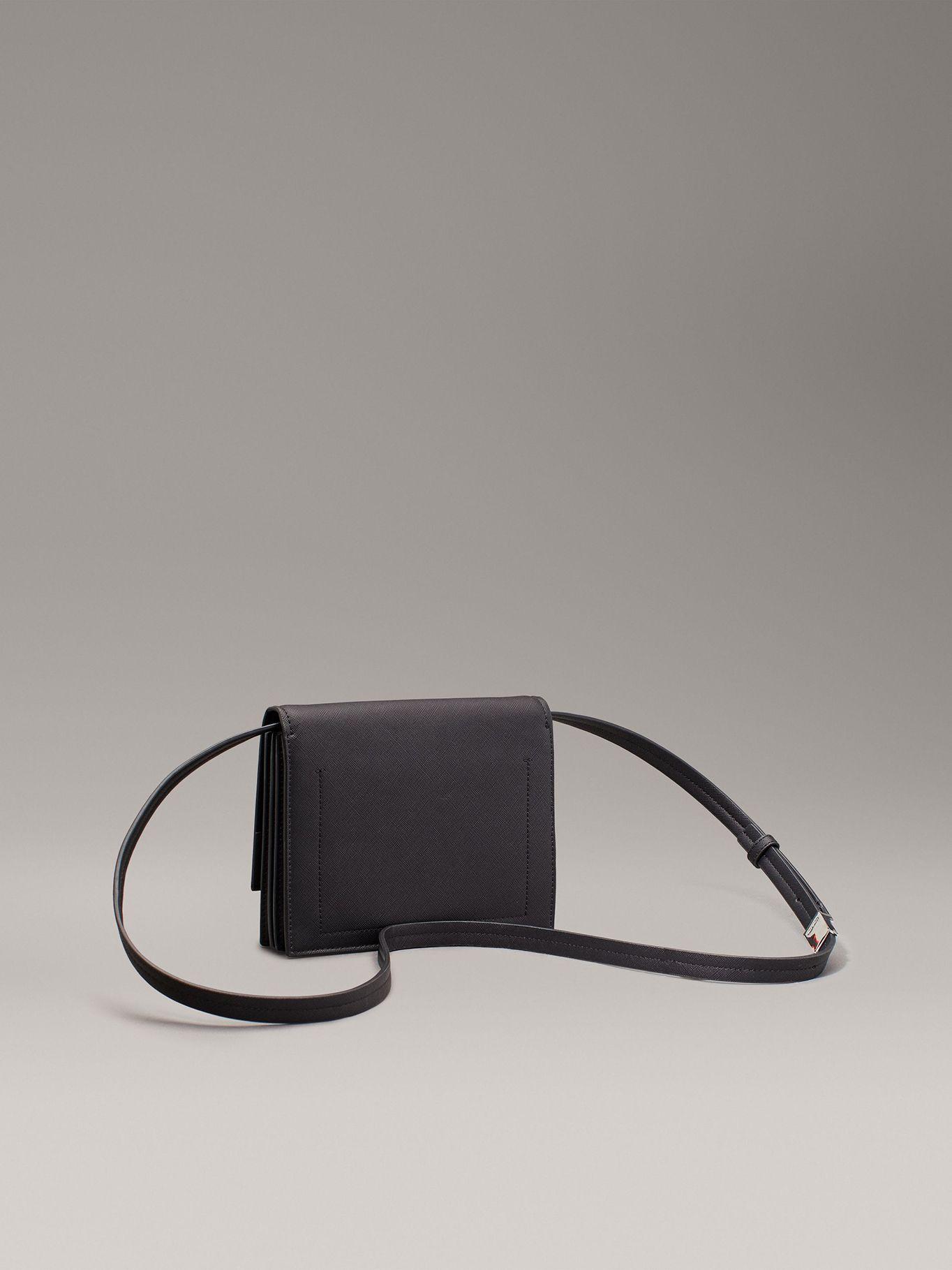 Bandolera CK Linear Negro Calvin Klein-4