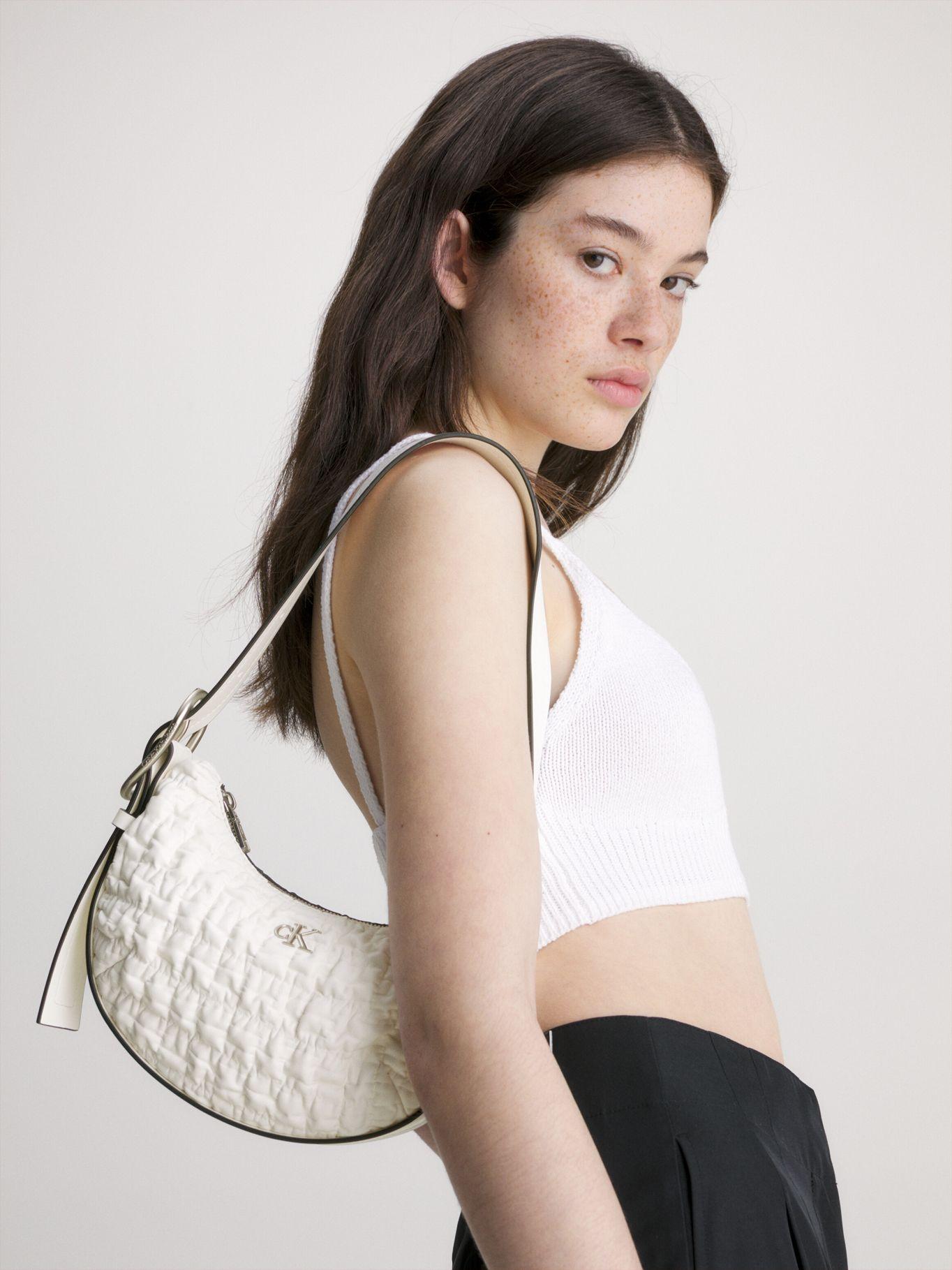 Cartera Crescent Buckle Blanco Calvin Klein-4