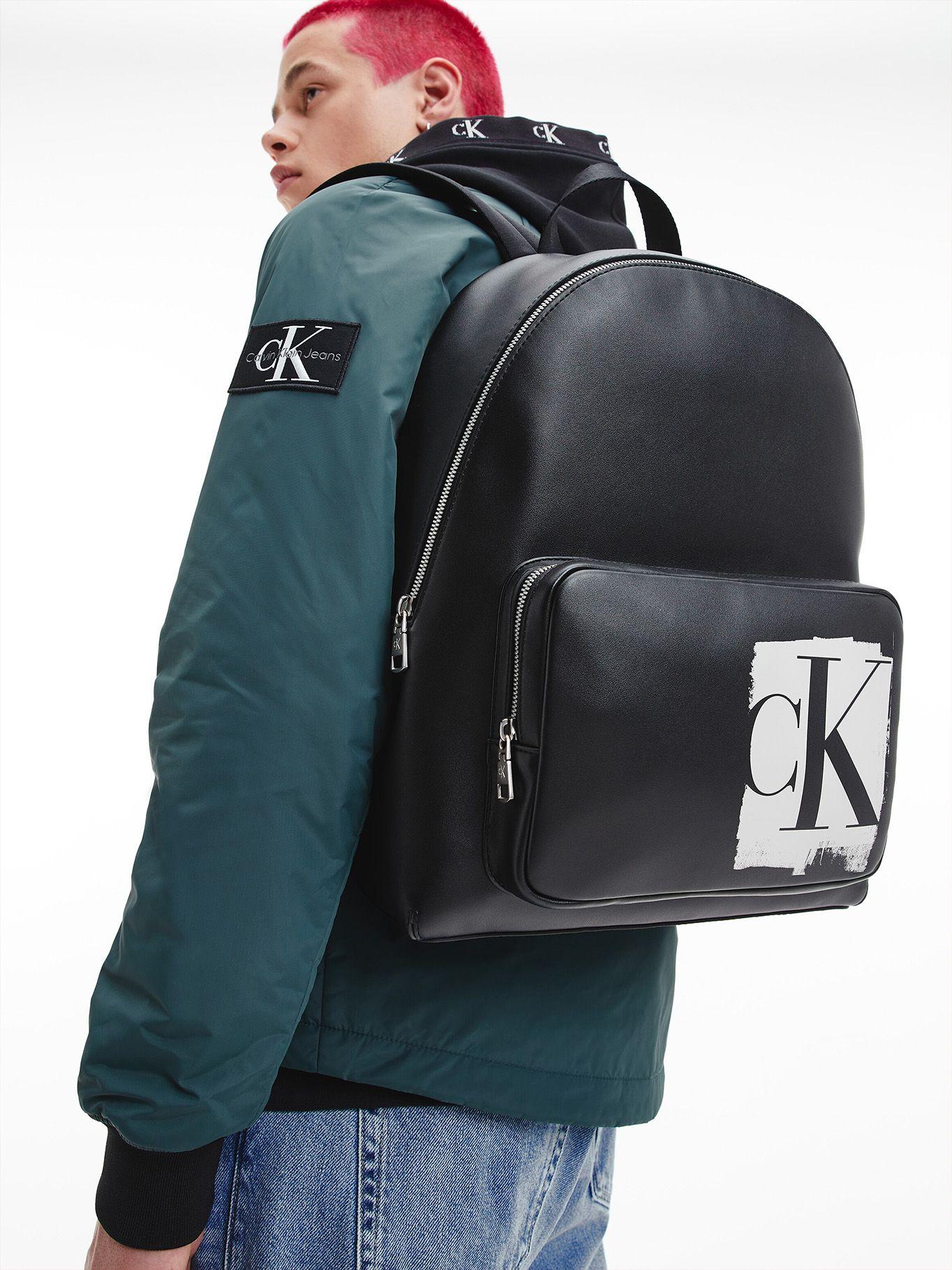 Cartera Sculpted 068 Negro Calvin Klein-3