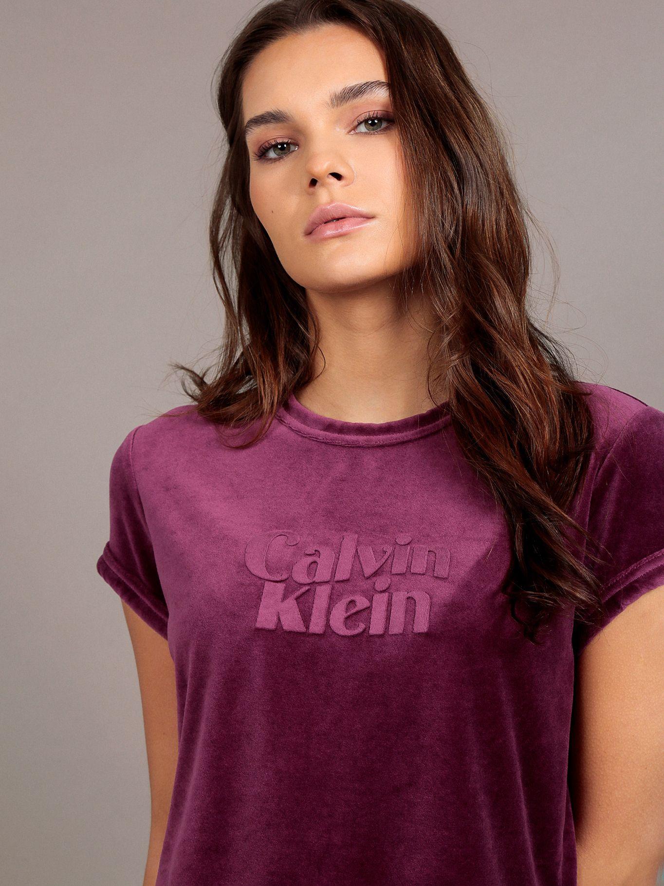 Vestido Mini de Terciopelo Morado Calvin Klein-4