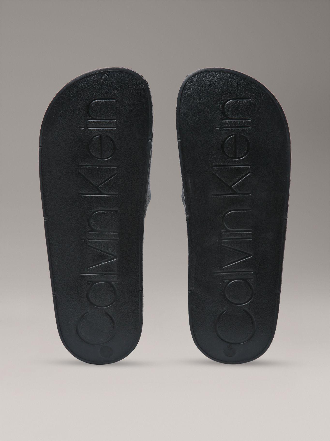 Sandalias con Estampado de Monograma Negro Calvin Klein-3