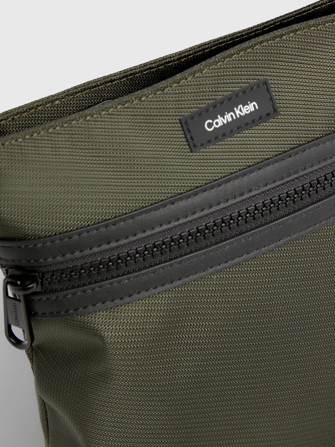 Bolso Bandolera Ck Essential Verde Calvin Klein-3