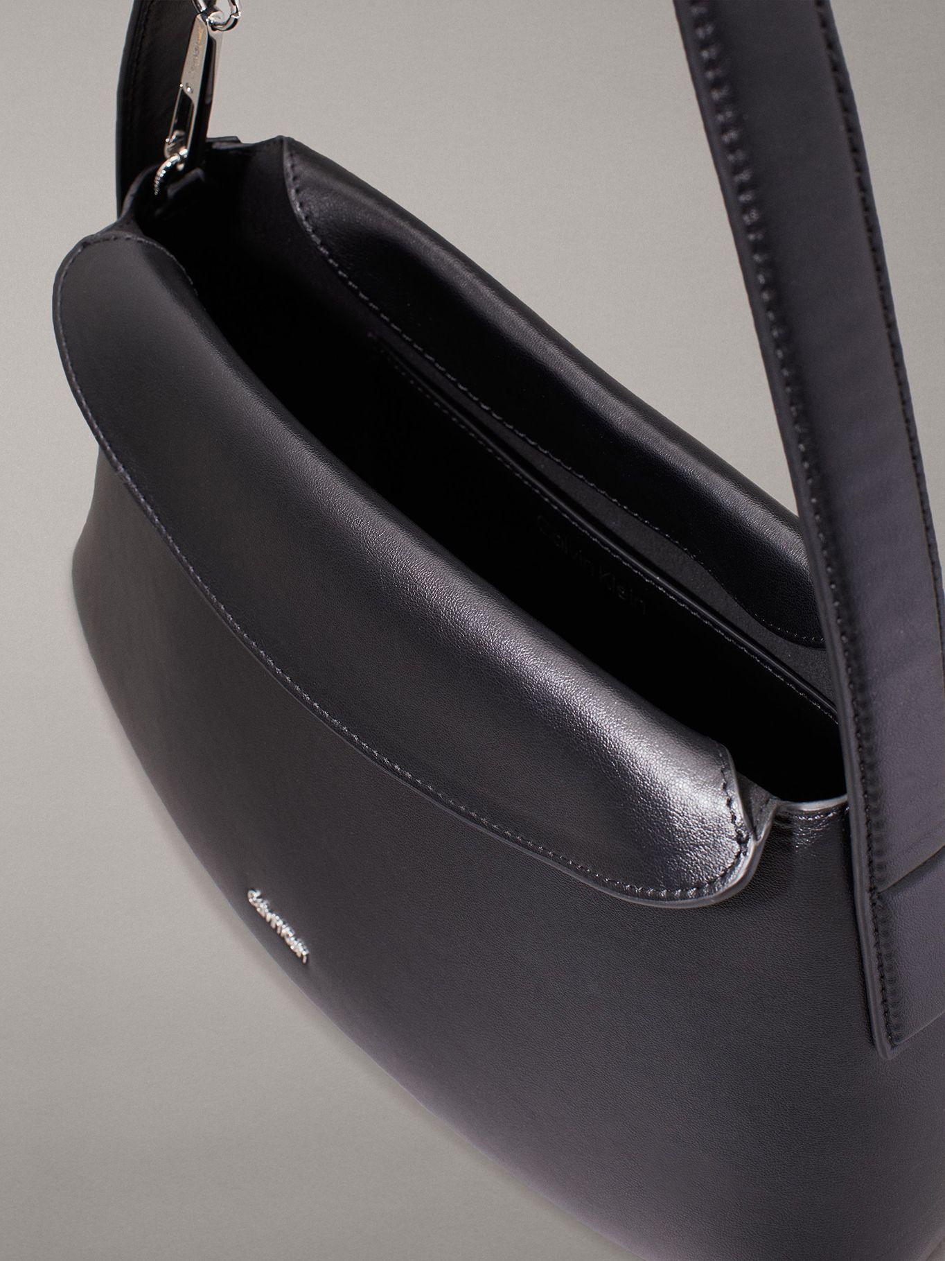 Cartera Soft Sculpt Negro Calvin Klein-2