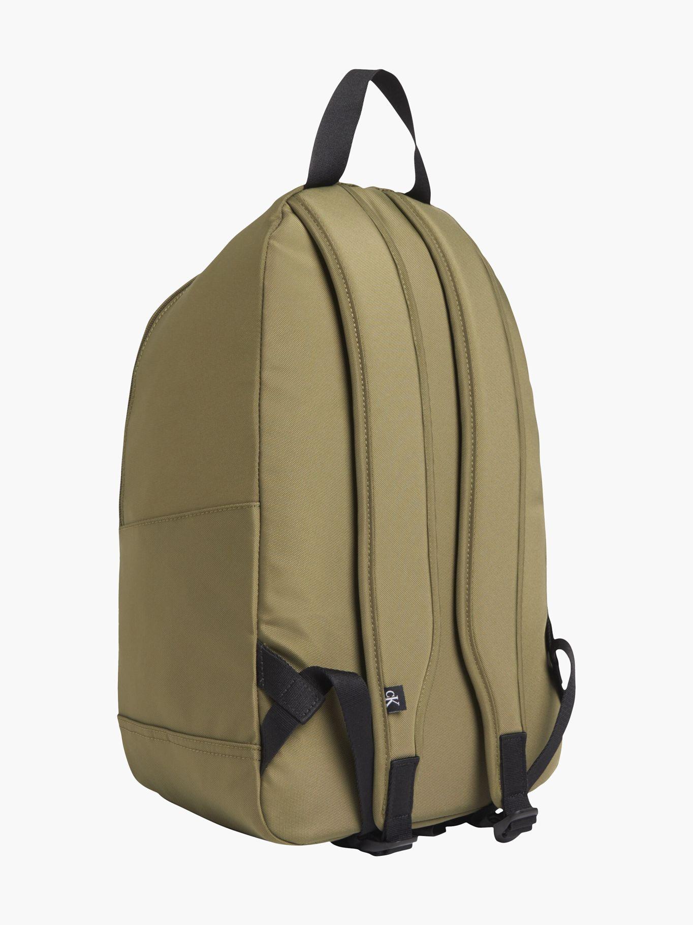 Mochila Sport Essentials Verde Olivo Calvin Klein-1
