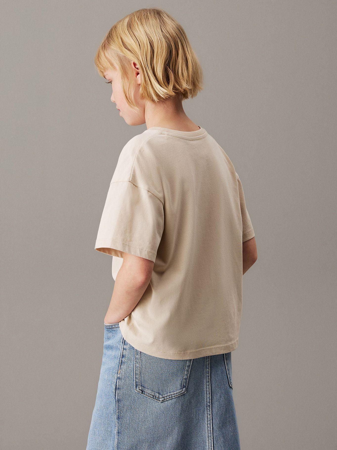 Polera Niña Boxy Monograma Estampado Beige Calvin Klein-2