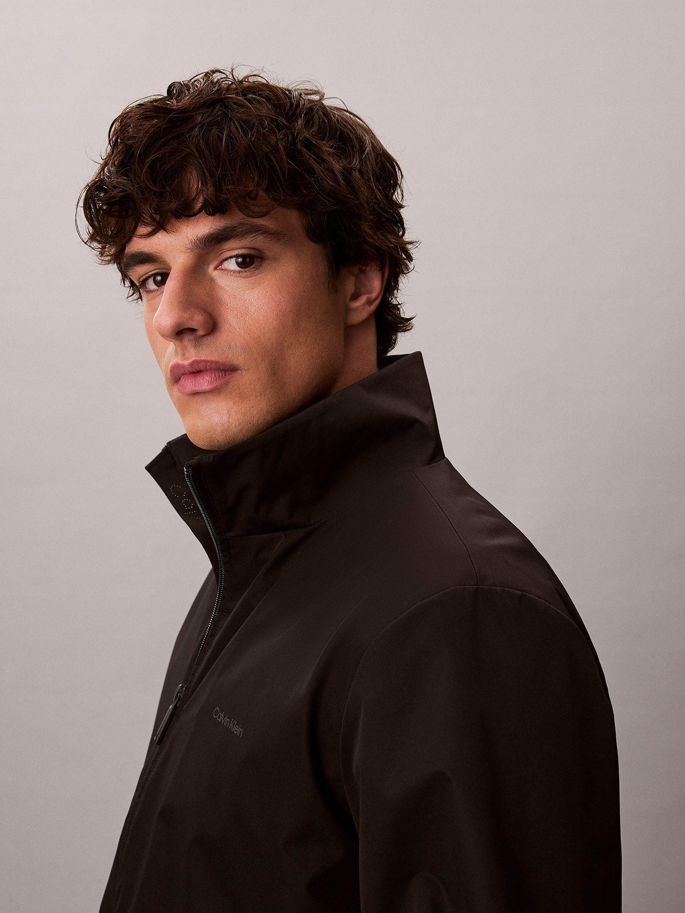 Chaqueta Cortaviento con Cuello Alto Negro Calvin Klein-4