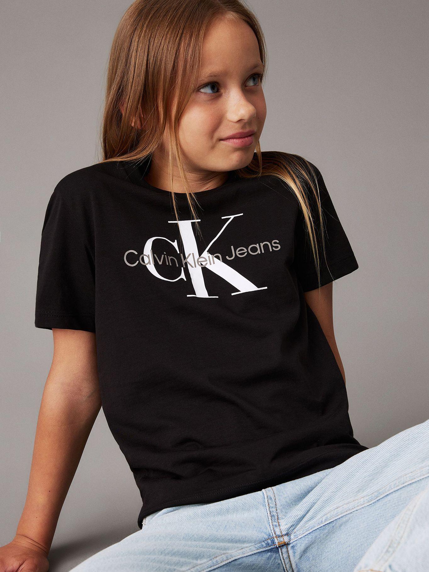 Polera Niño CK Monogram Negro Calvin Klein-7