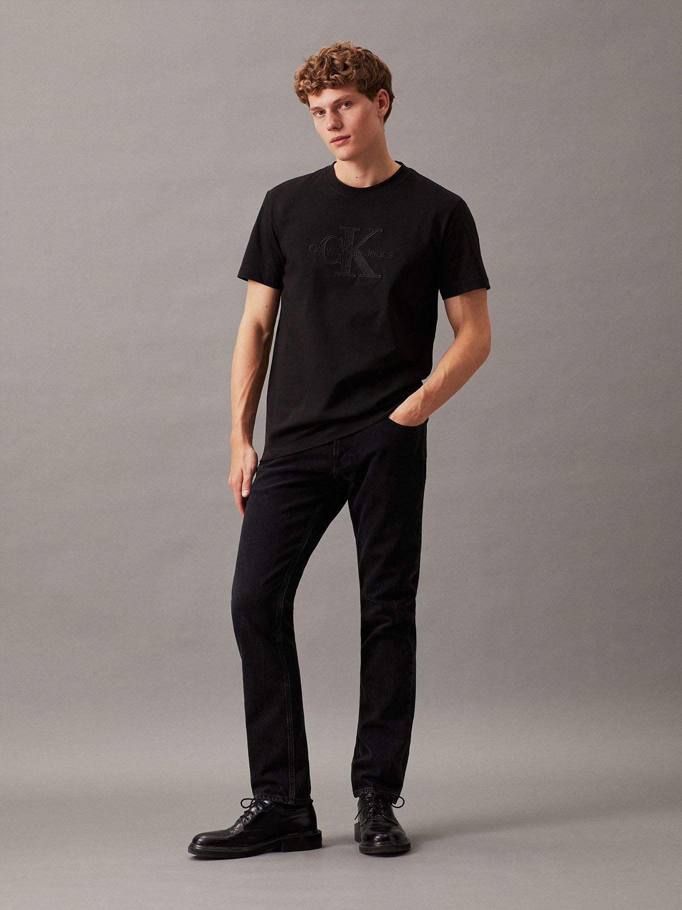 Polera Monologo Applique Negro Calvin Klein-1