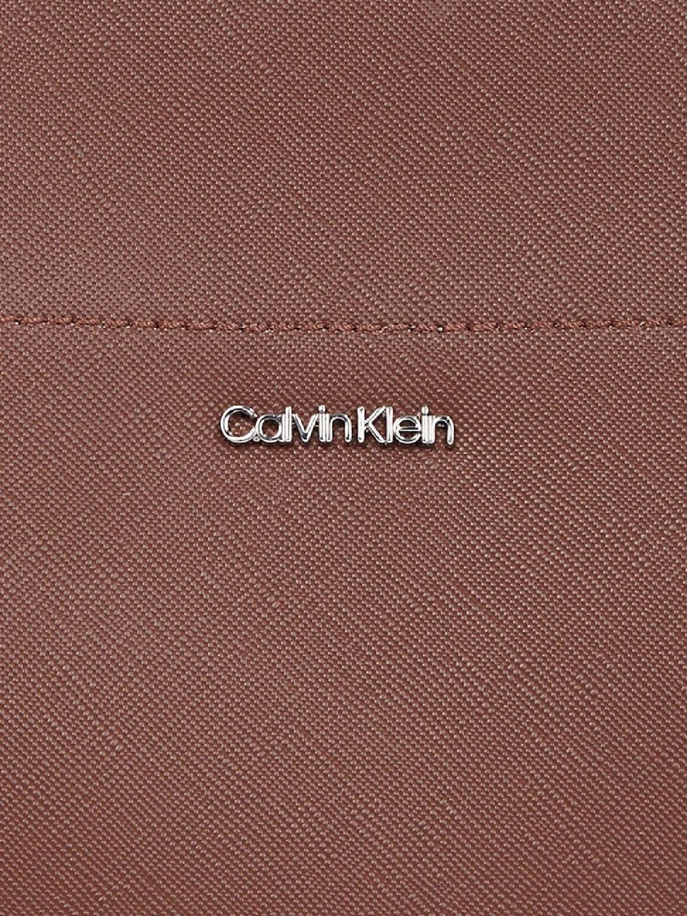 Cartera Tote Business Saffiano Café Calvin Klein-3