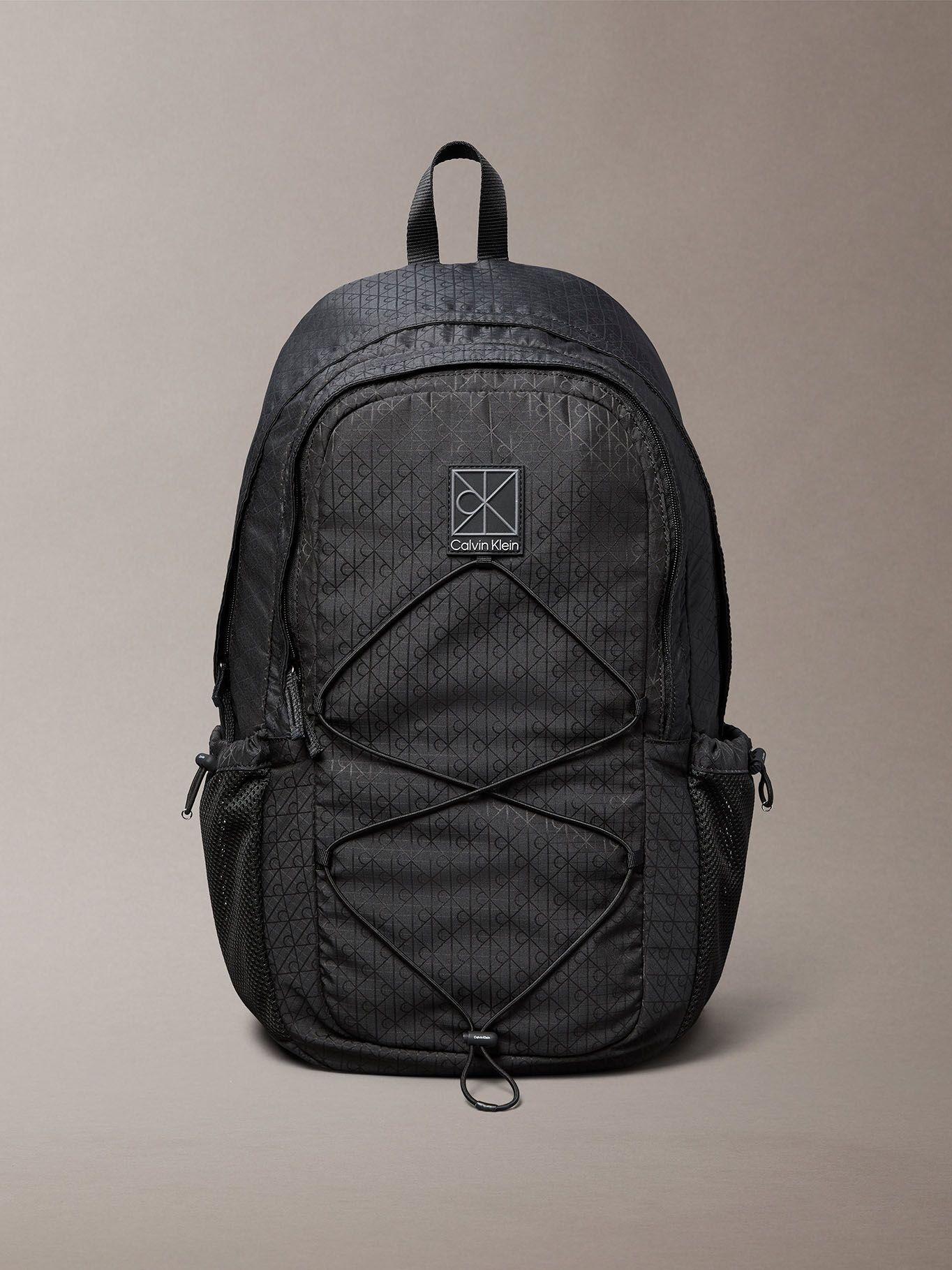 Mochila Utility Emblem Bungee Negro Calvin Klein-0