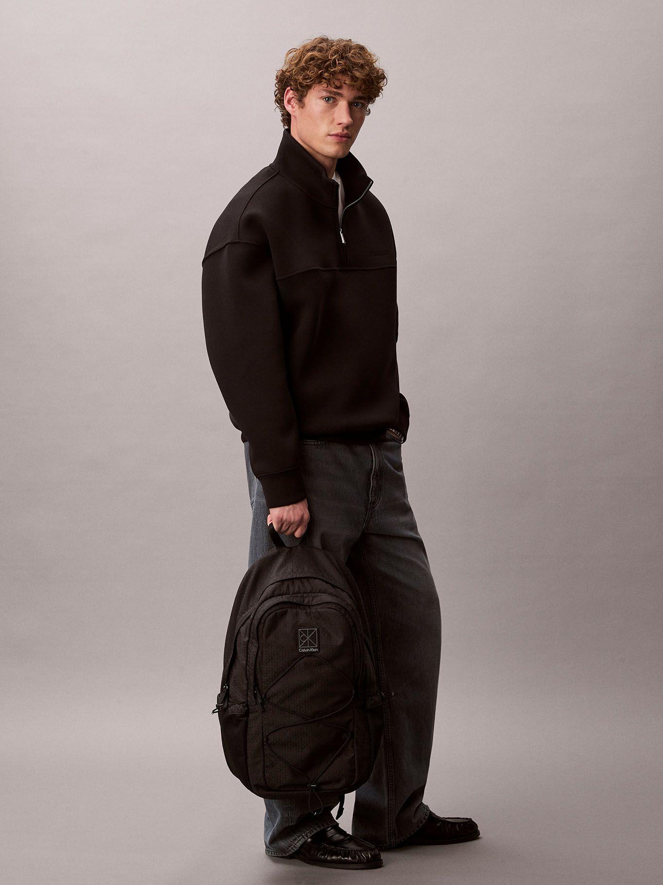 Mochila Utility Emblem Bungee Negro Calvin Klein-4