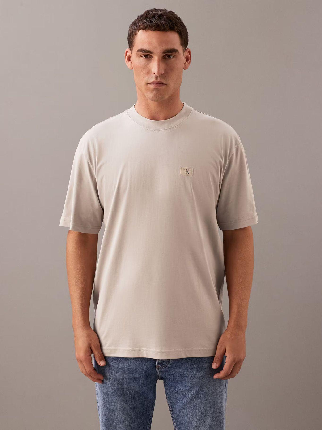 Polera relaxed con etiqueta Beige Calvin Klein-0