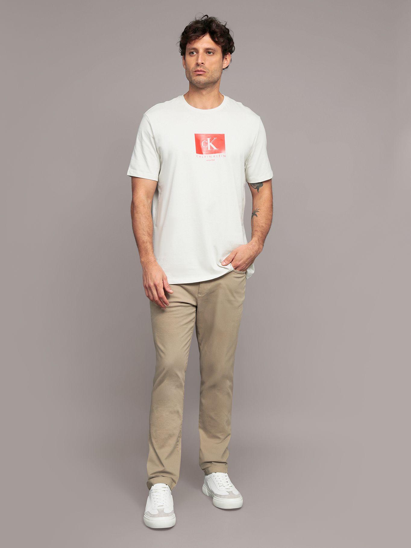 Polera con monograma en caja Beige Calvin Klein-1