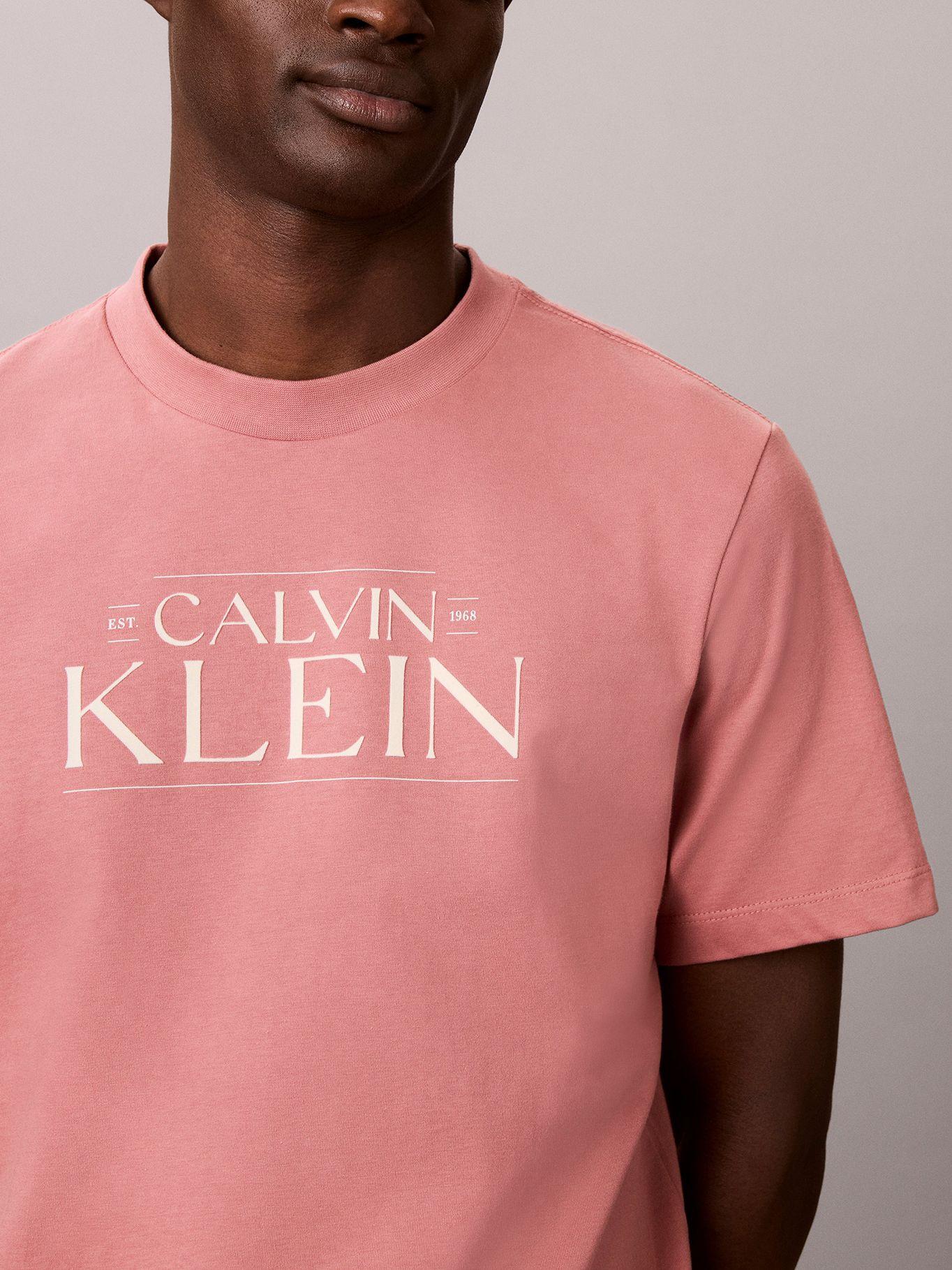 Polera con Gráfico de Logo Rosado Calvin Klein-4