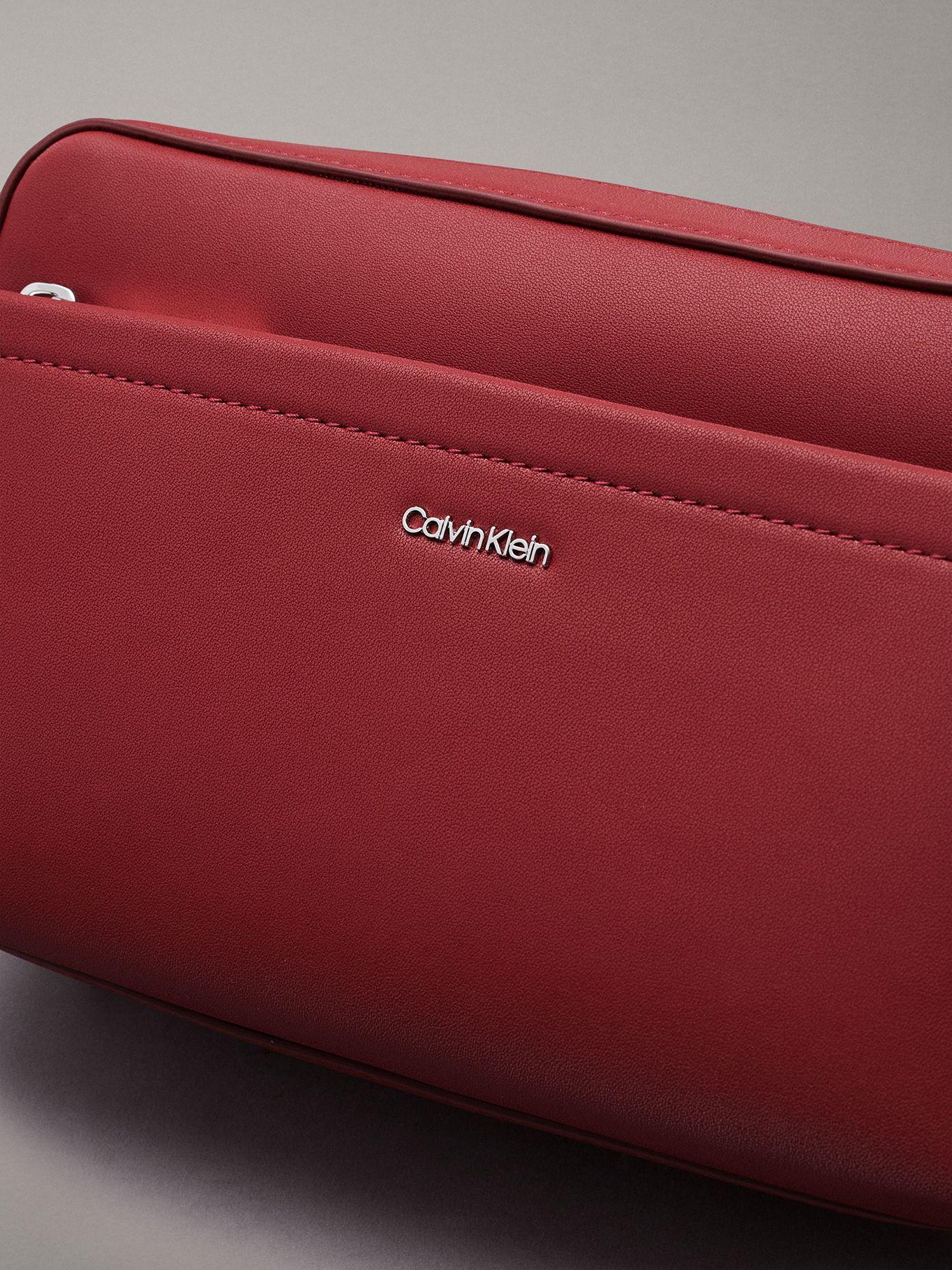 Bandolera CK Must Convertible Rojo Calvin Klein-2