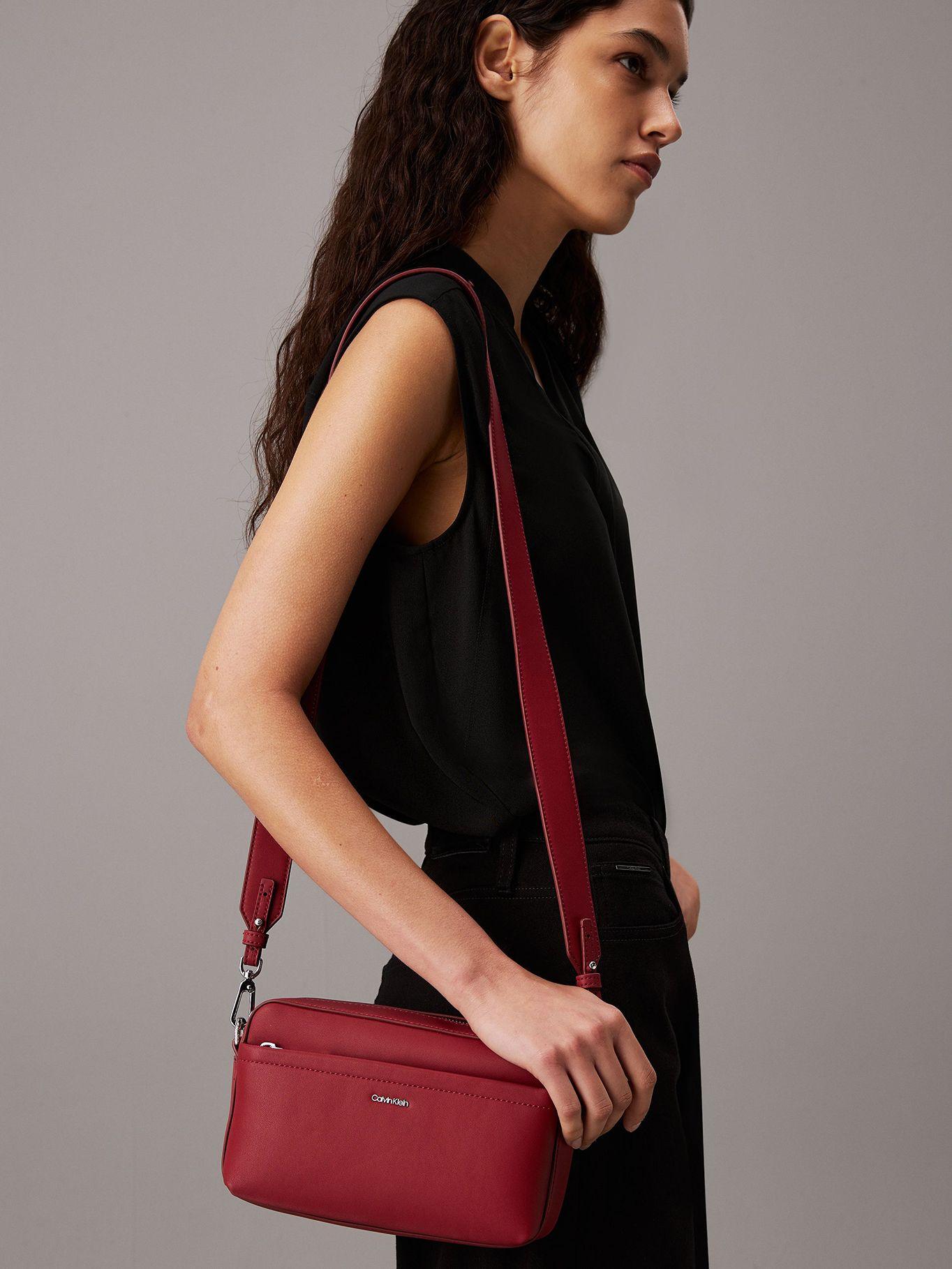 Bandolera CK Must Convertible Rojo Calvin Klein-5