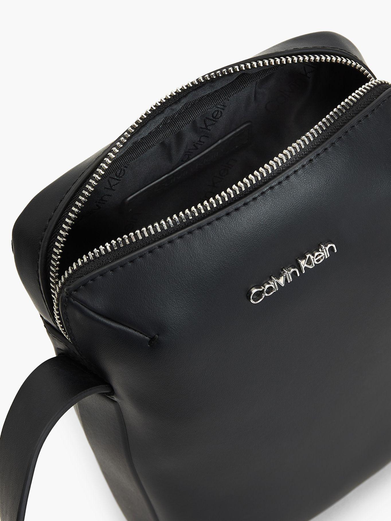 Messenger Boxed Negro 799 Calvin Klein-2