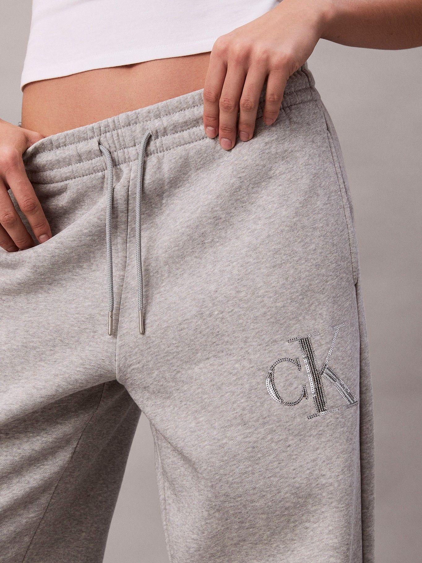 Jogger con Logo Brillante Gris Calvin Klein-4