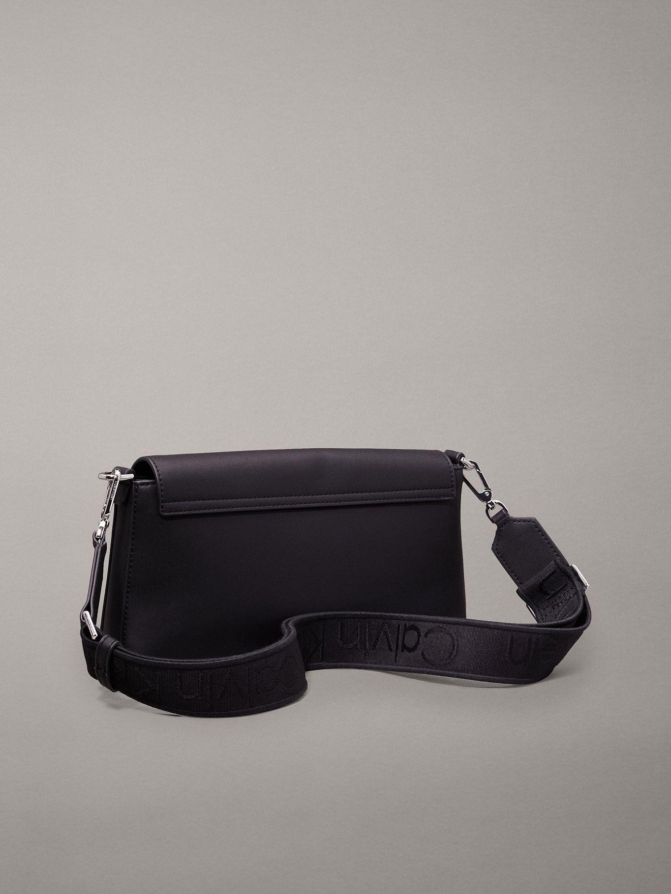 Cartera CK Must Convertible Negro Calvin Klein-4
