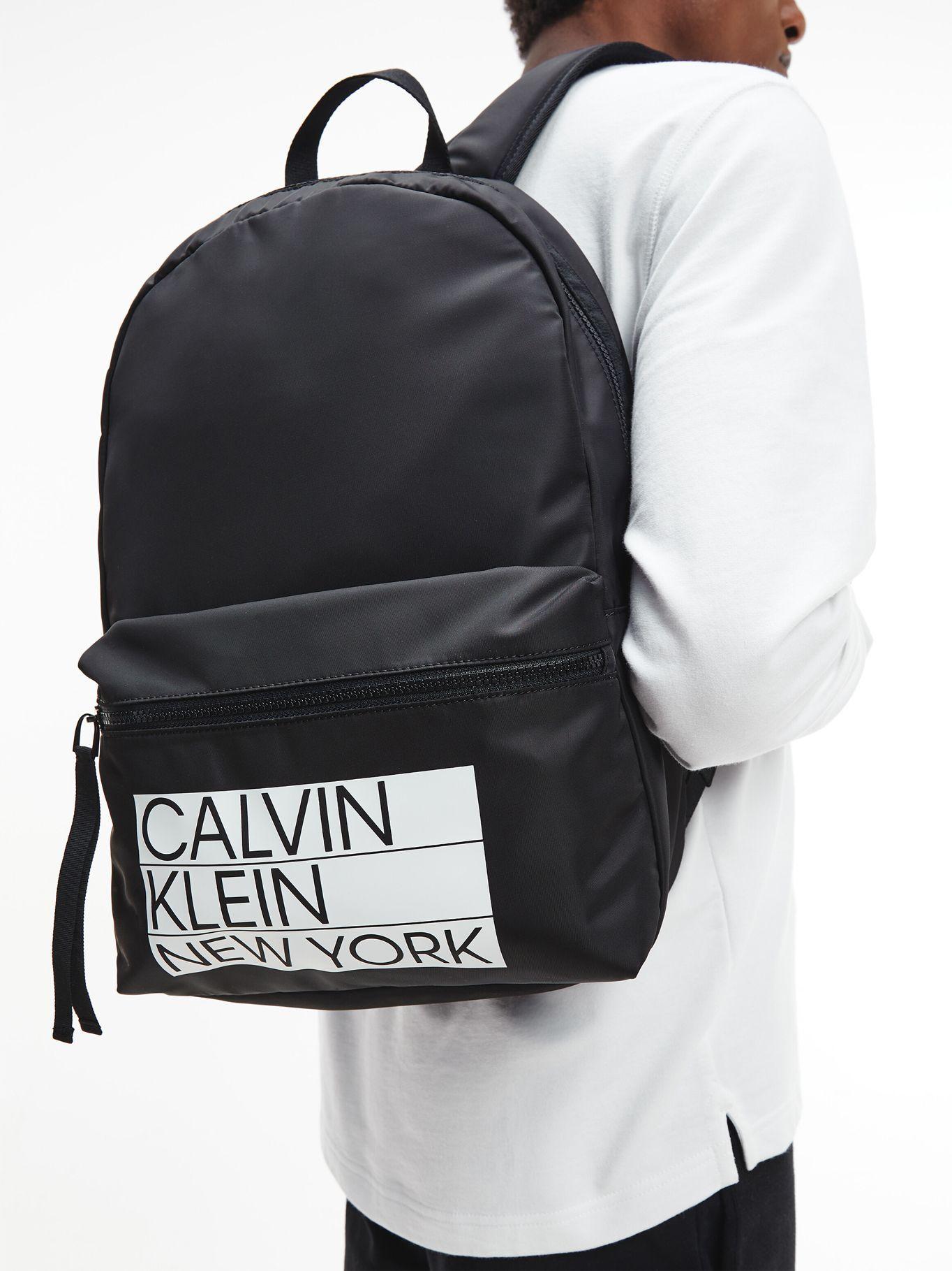 Mochila Essential Negro Calvin Klein Hombre-3