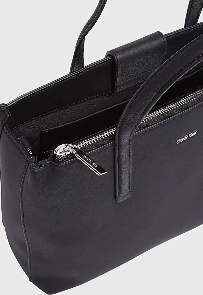 Cartera Tote Ck Must Negro Calvin Klein-3