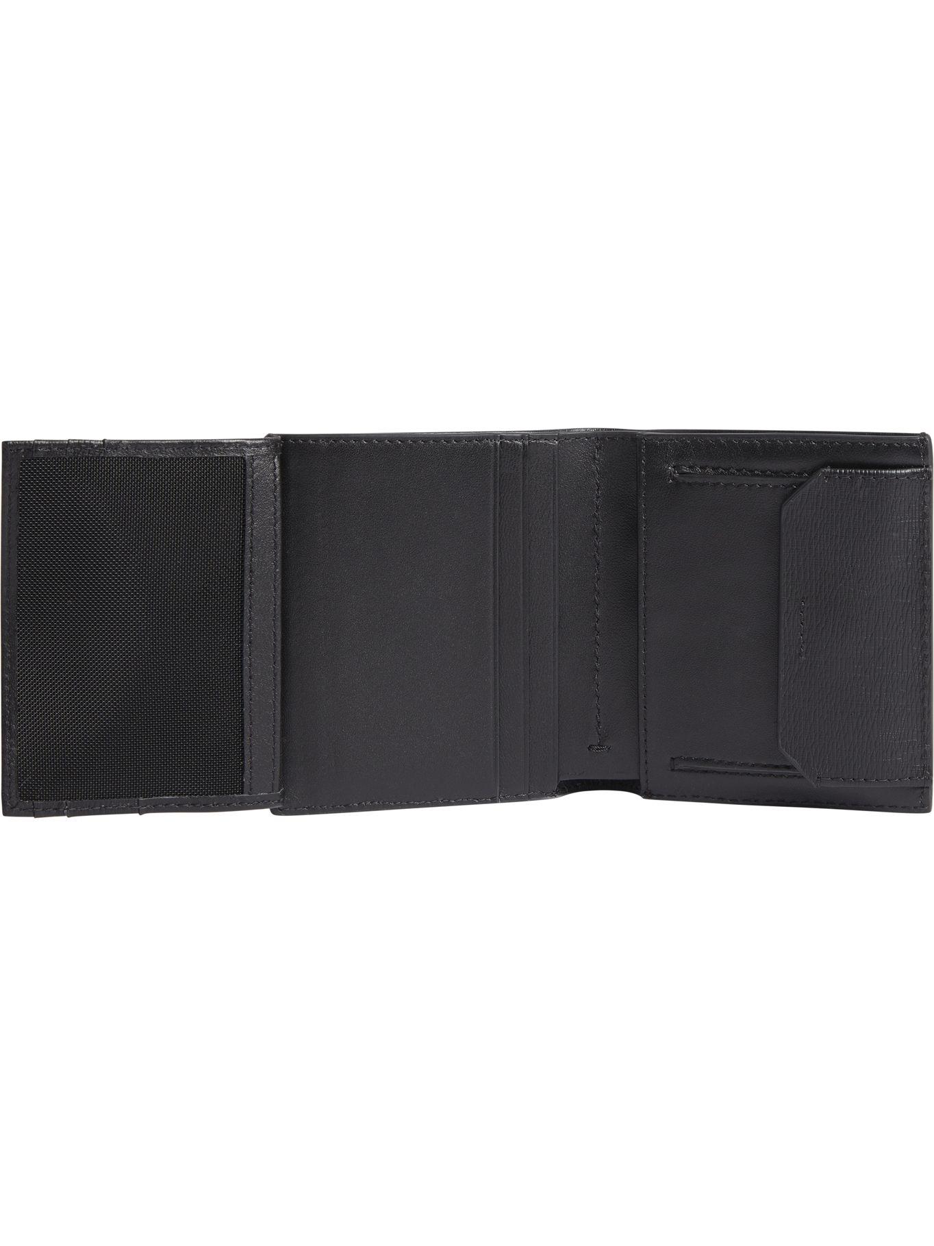 Billetera de dos pliegues logo de metal Negro Calvin Klein K50K509988-BAX-1