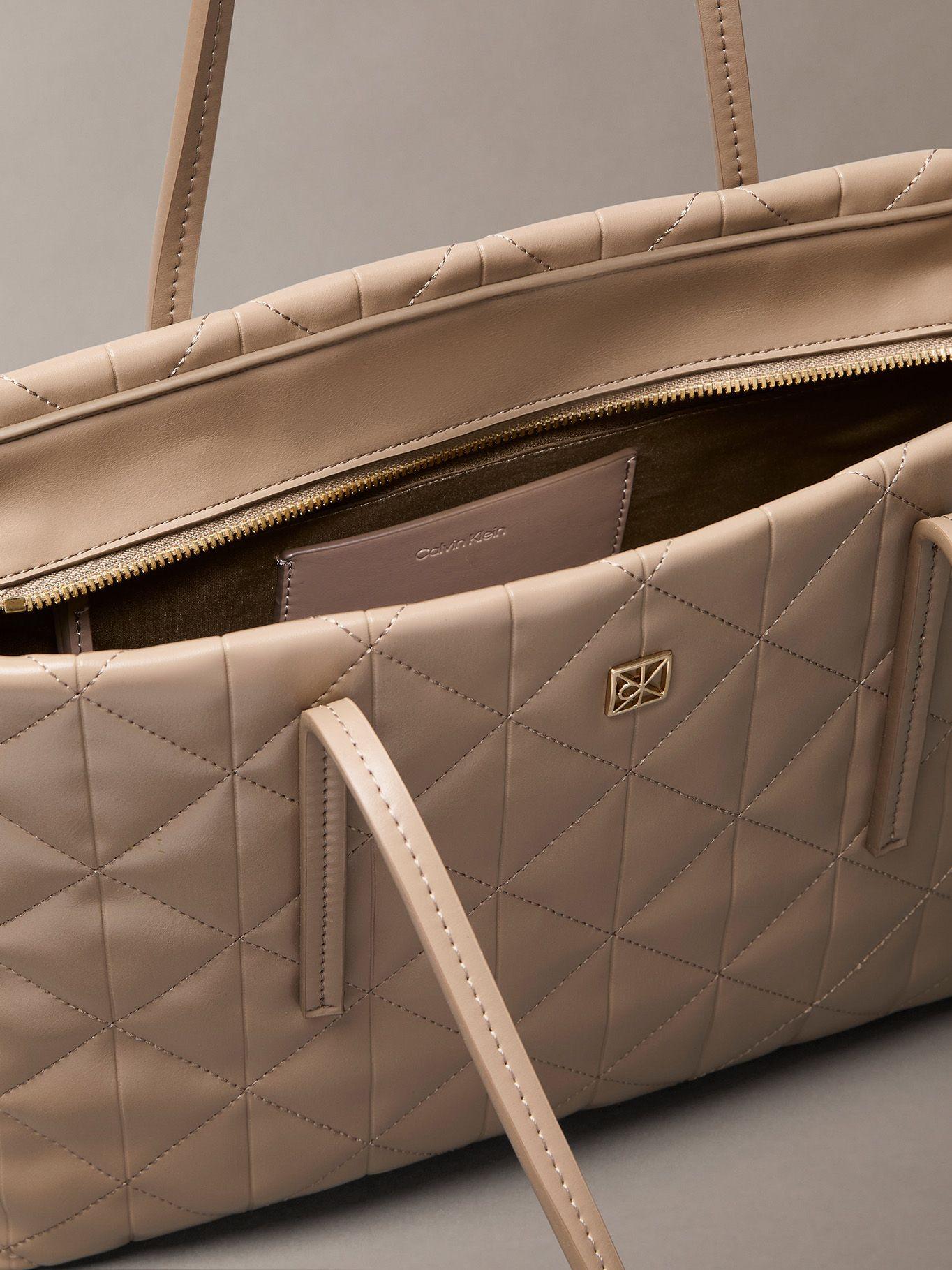 Cartera Tote Pequeña Acolchada Beige Calvin Klein-2