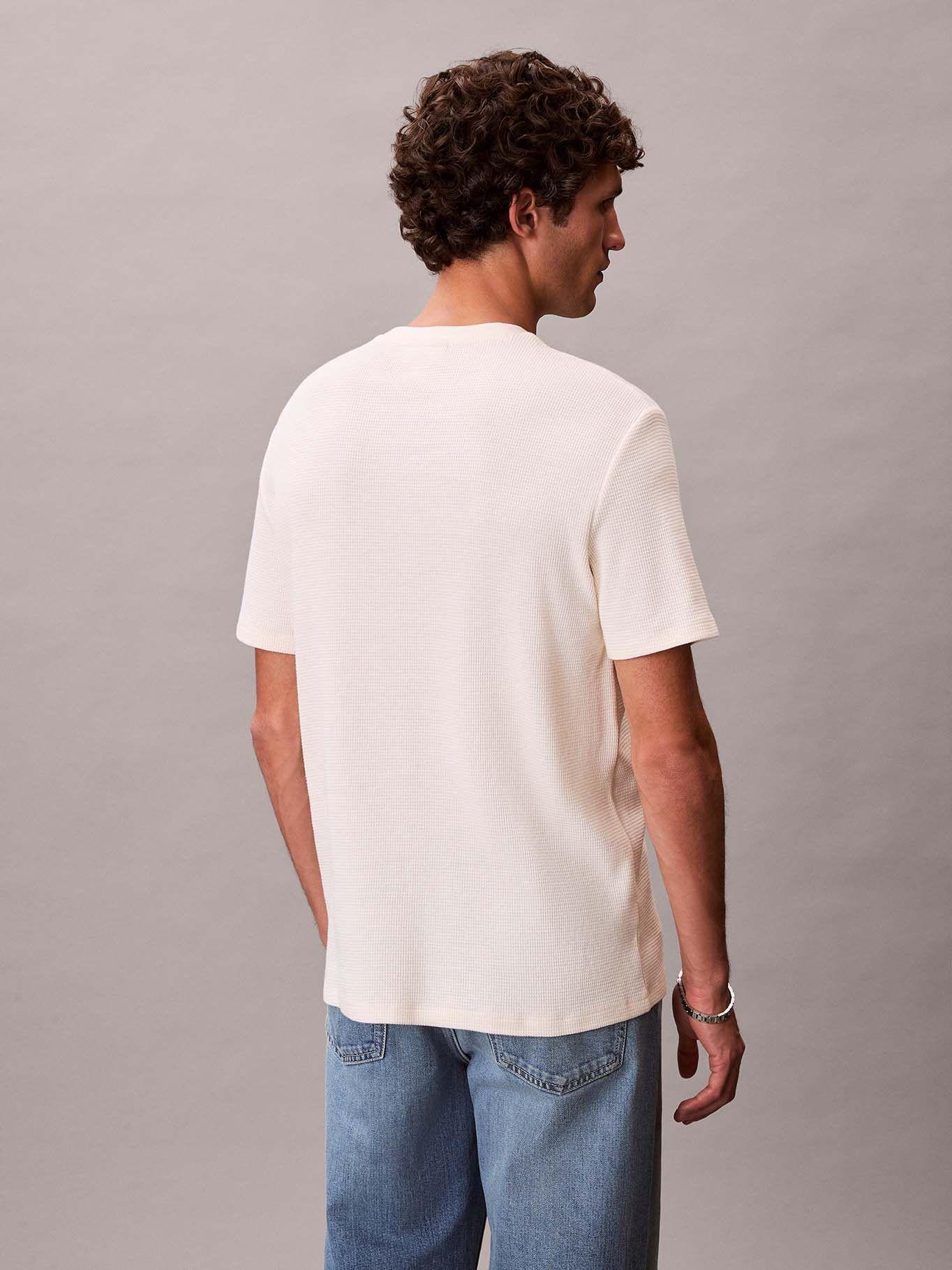 Polera Tejido Waffle y Etiqueta Logo Crema Calvin Klein-2