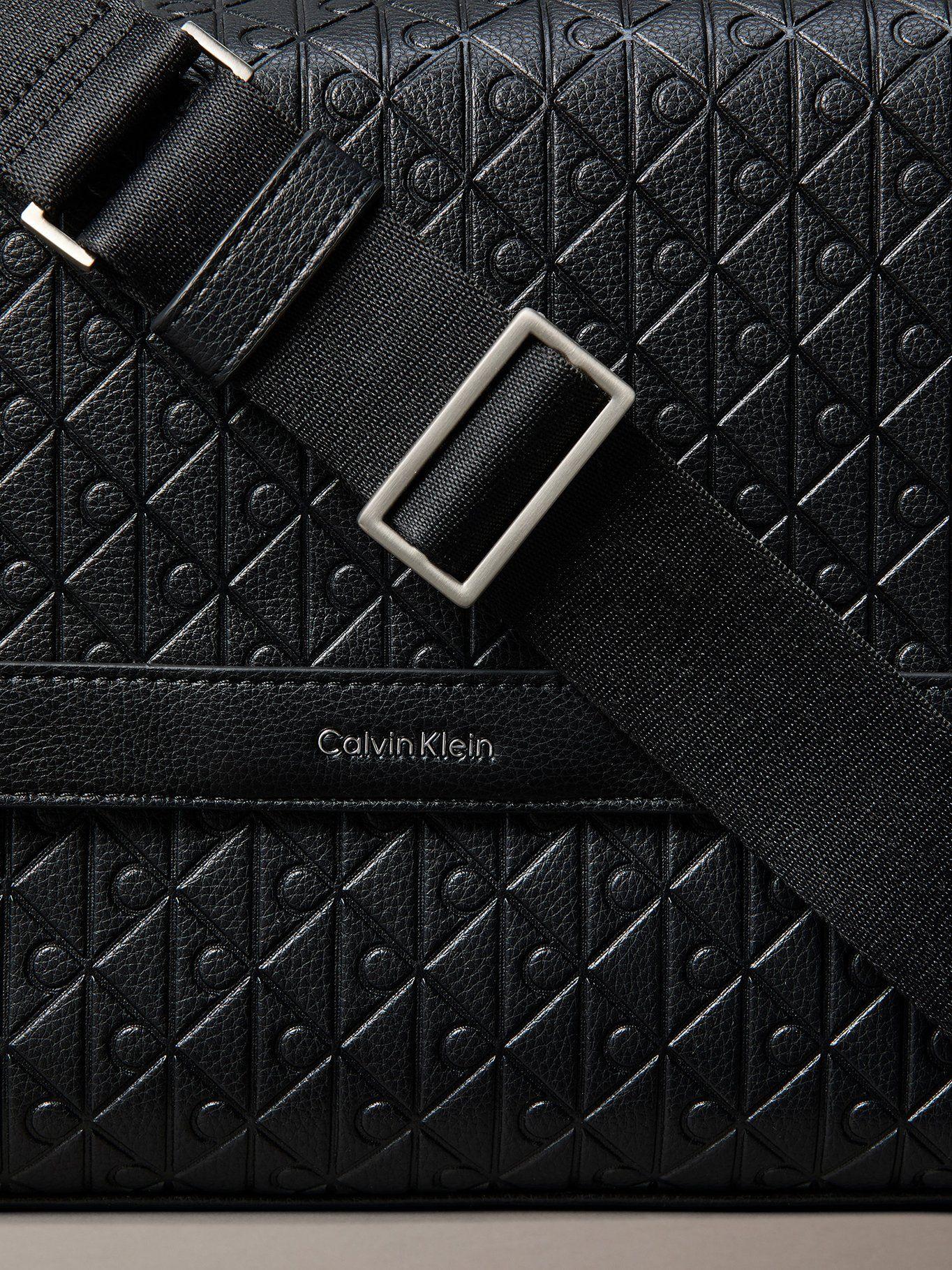 Bolso Mensajero Textura Emblema Negro Calvin Klein-3