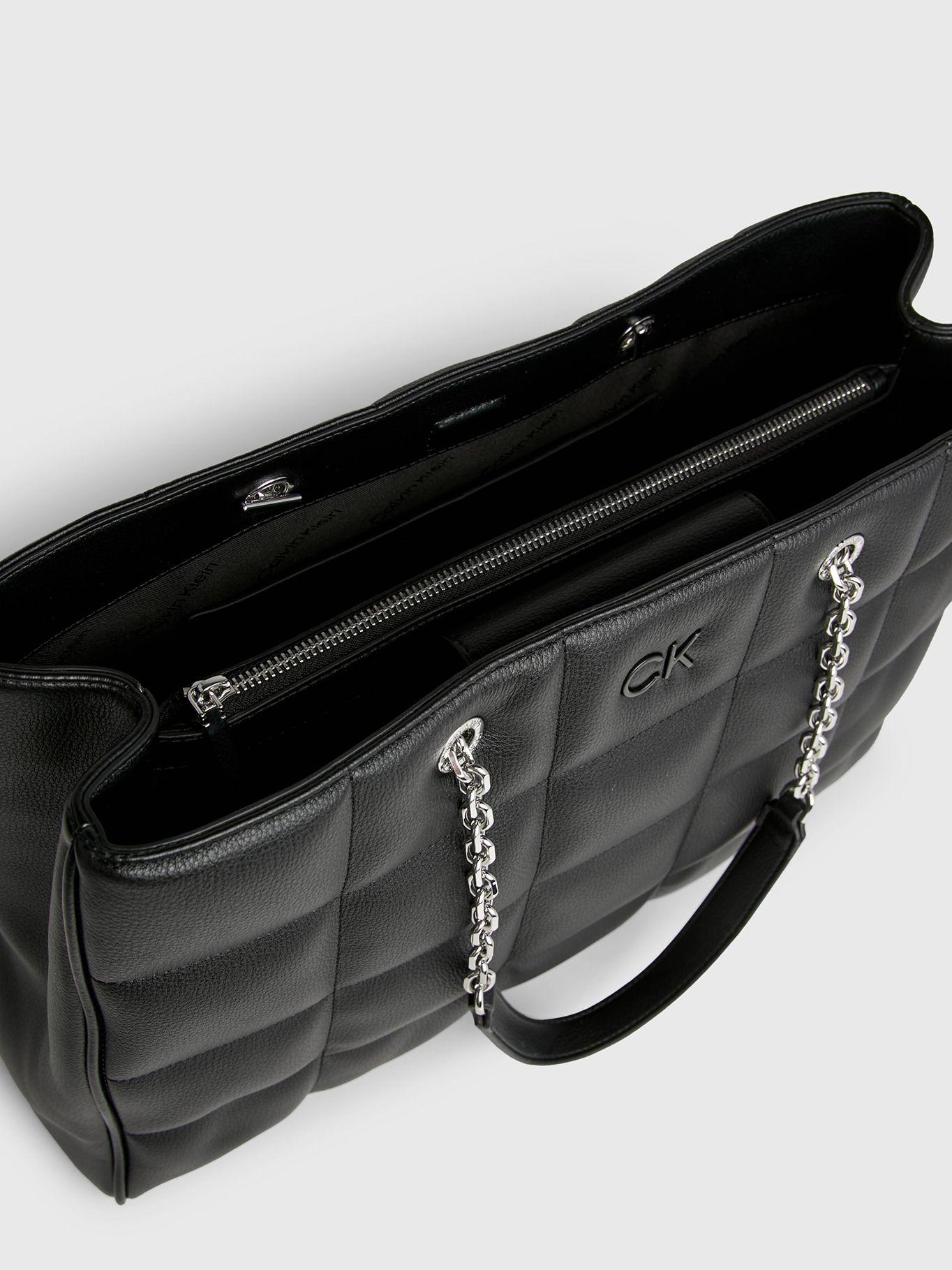 Cartera Tote Square Quilt Negro Calvin Klein-3
