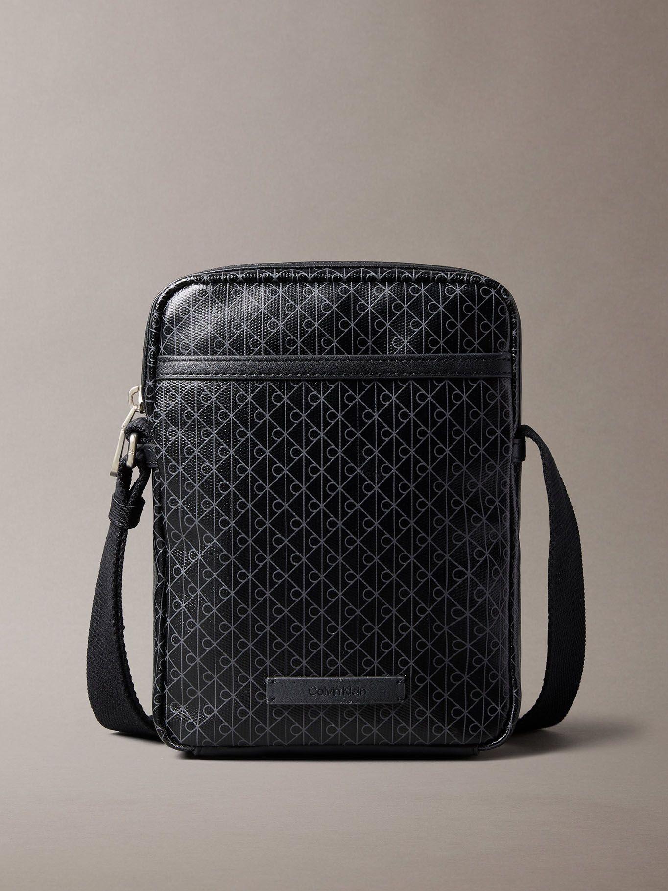 Bolso Reporter Slim Emblema Negro Calvin Klein-0