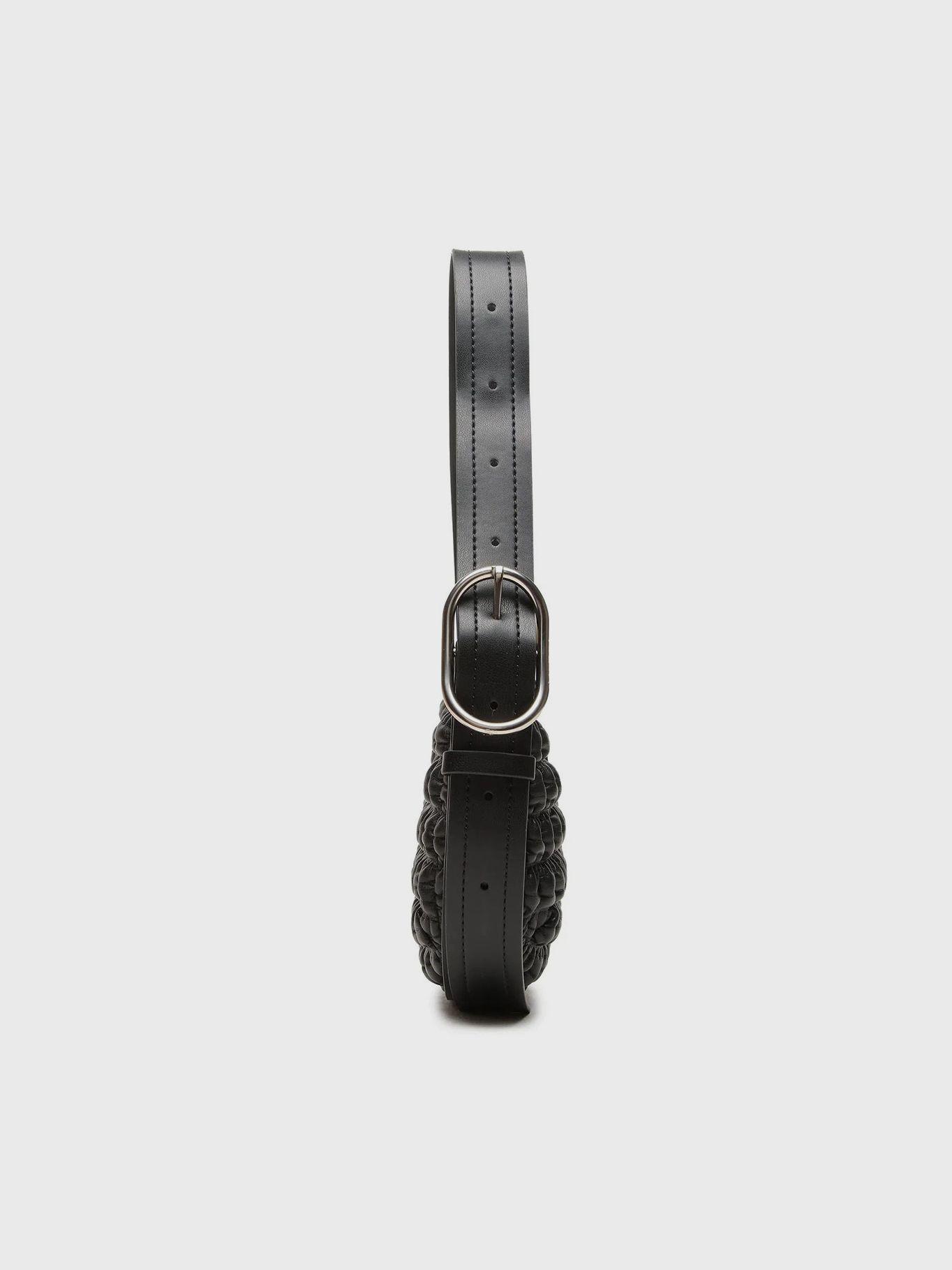 Cartera Crescent Buckle Negro Calvin Klein-2