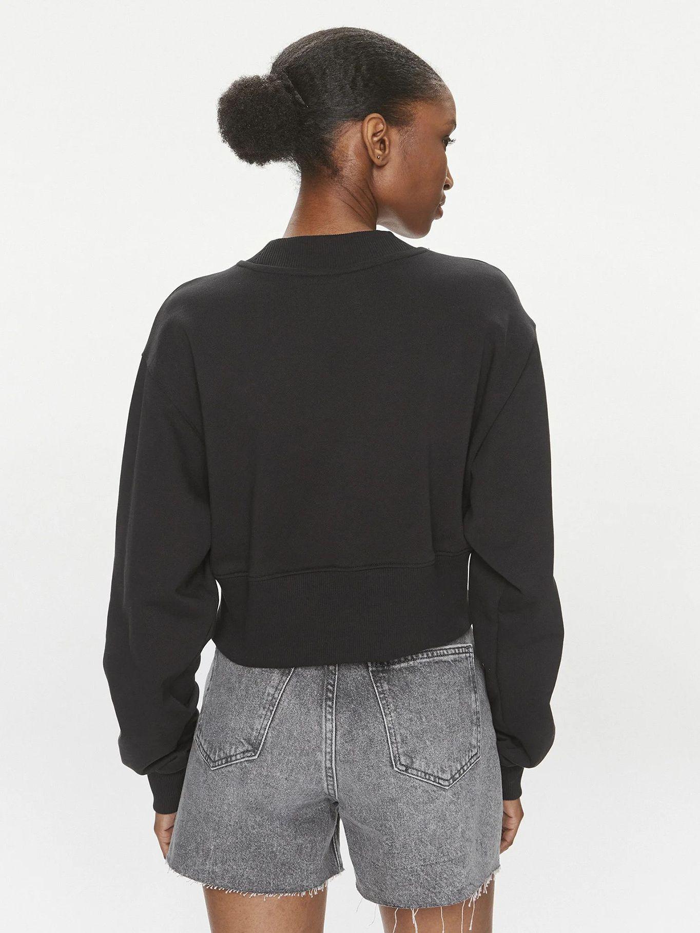 Polerón Stacked Institutional Crew Negro Calvin Klein-2