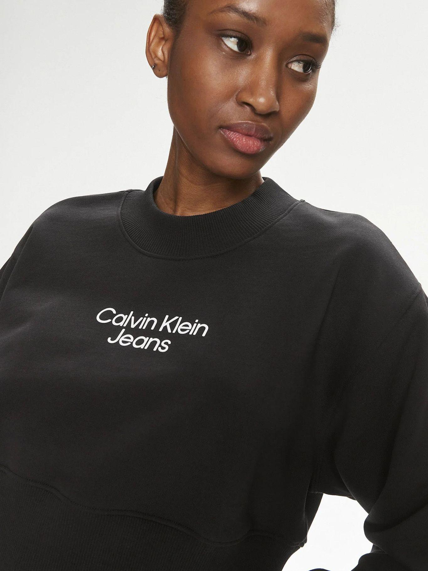 Polerón Stacked Institutional Crew Negro Calvin Klein-3