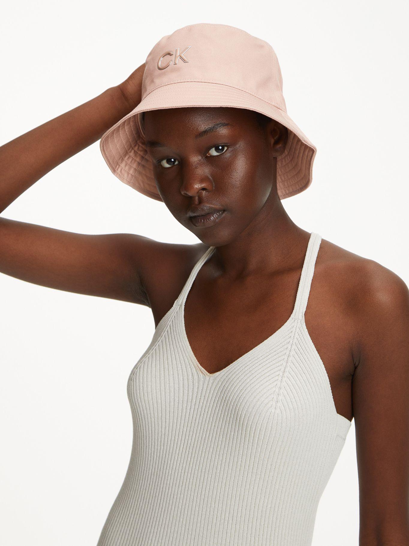 Sombrero de pescador con logo de metal Rosado Calvin Klein-2