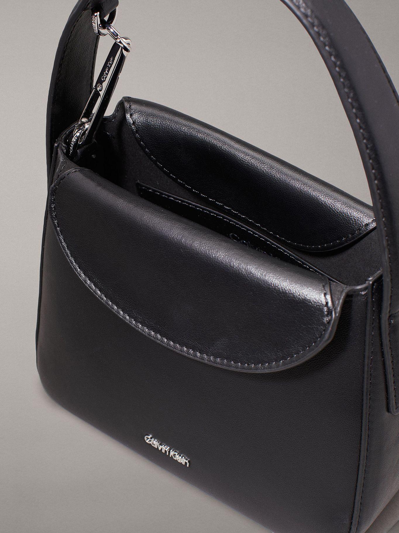 Cartera de Mano Soft Sculpt Negro Calvin Klein-2