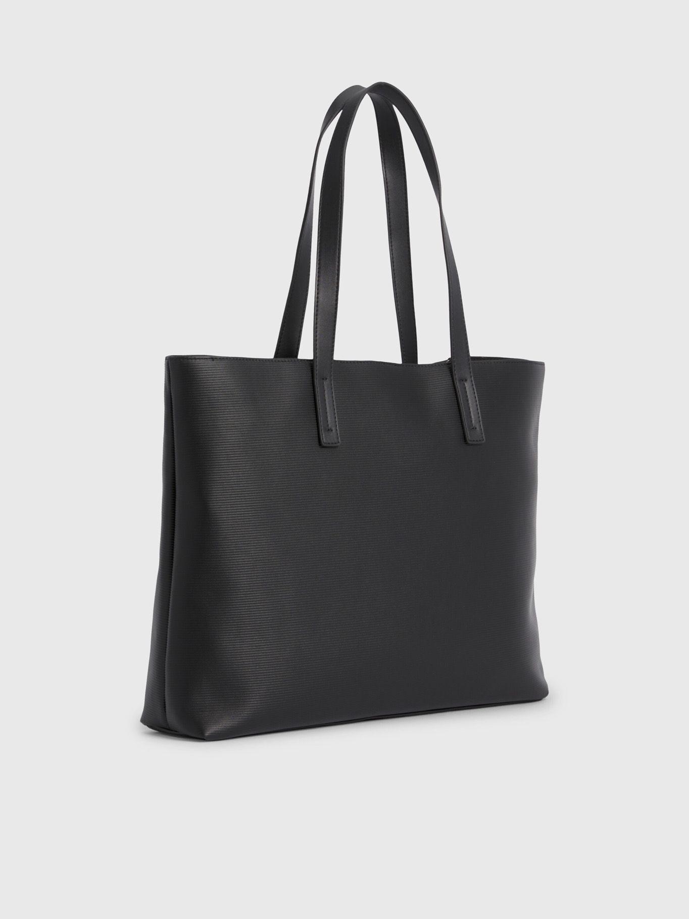 Cartera Tote Sculpted Slim Square Negro-1