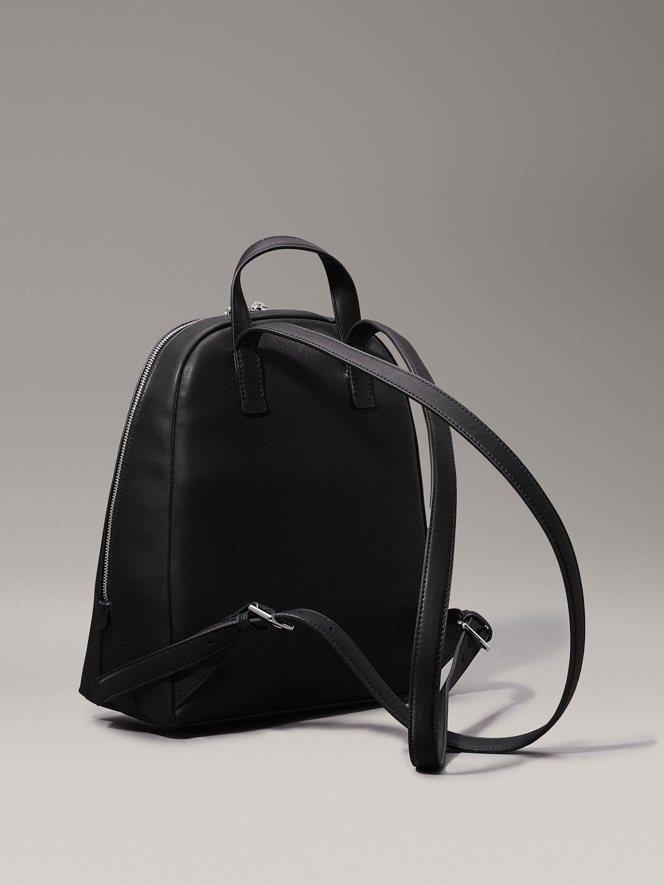 Mochila CK must Dome Negro Calvin Klein-1