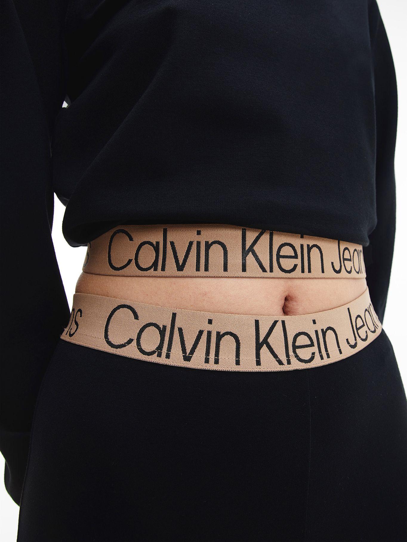 Polera Hoodie Logo Tape Milano Negro Calvin Klein-3