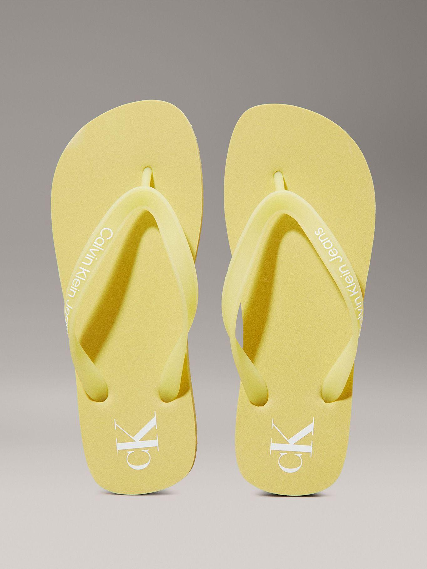 Sandalias Transparente con Logo Amarillo Calvin Klein-2