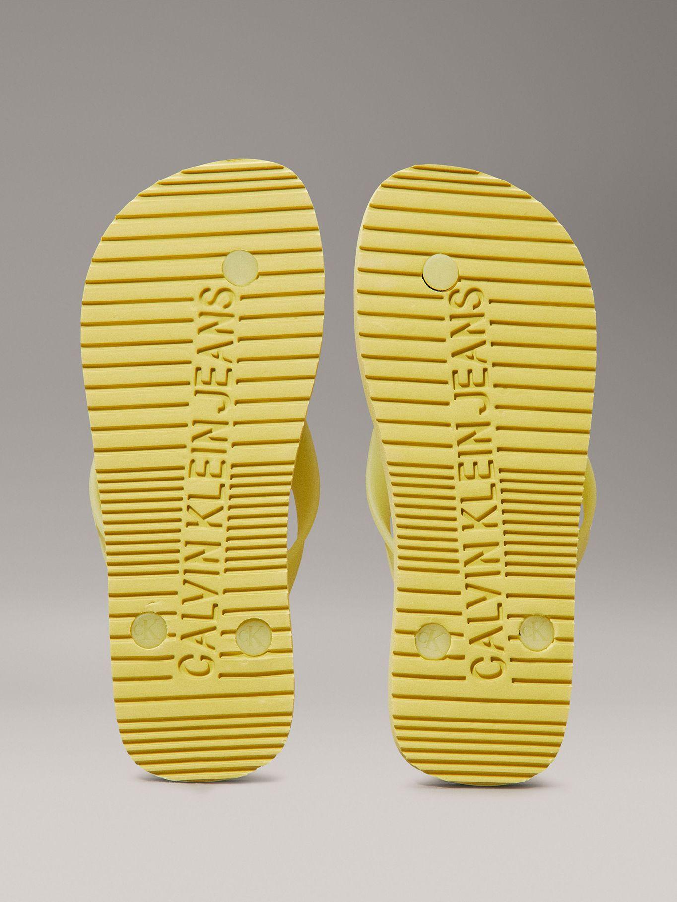 Sandalias Transparente con Logo Amarillo Calvin Klein-3