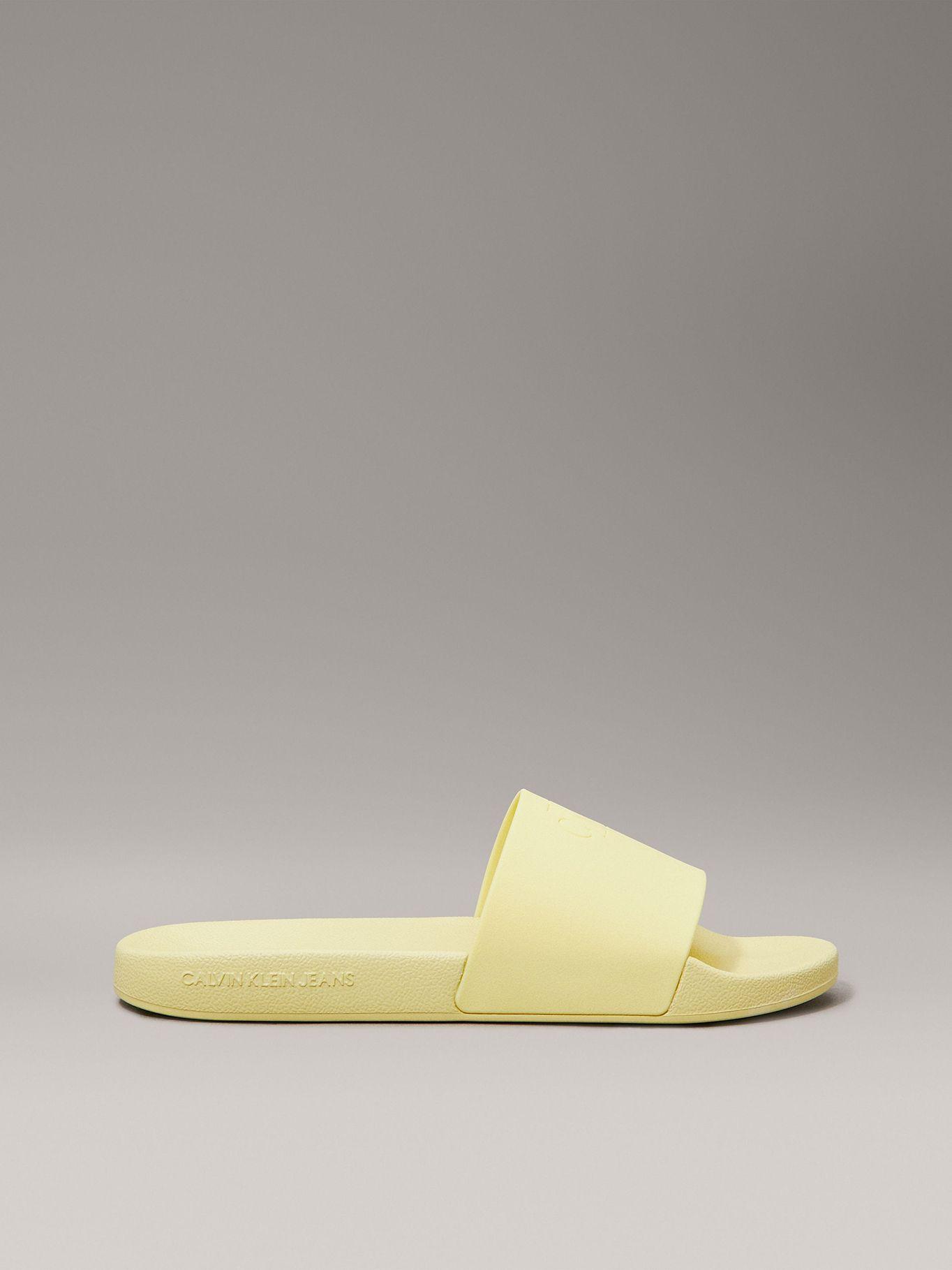 Sandalias Slide Monogram Amarillo Calvin Klein-4