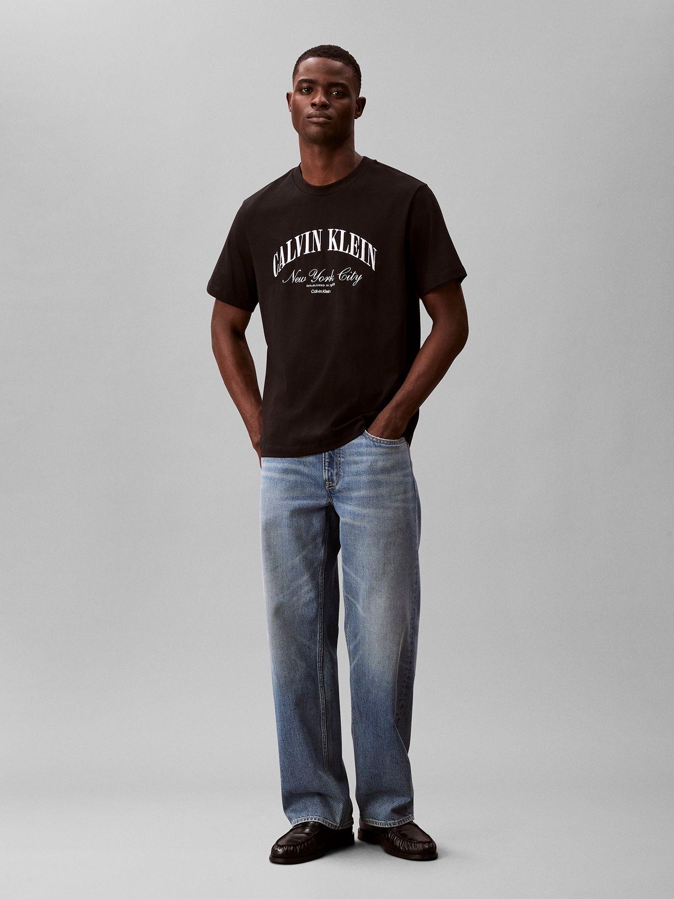 Polera con Logo Gráfico Negro Calvin Klein-1