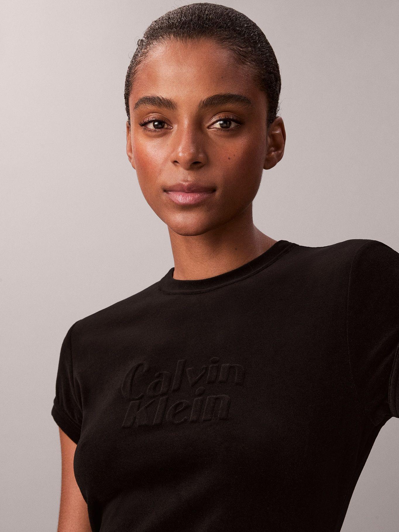 Vestido Mini de Terciopelo Negro Calvin Klein-4